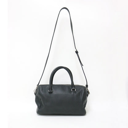 カウレザー 2WAY ボストン バッグ / ショルダーバッグ ハンドバッグ メタルロゴ 肩掛け 斜め掛け