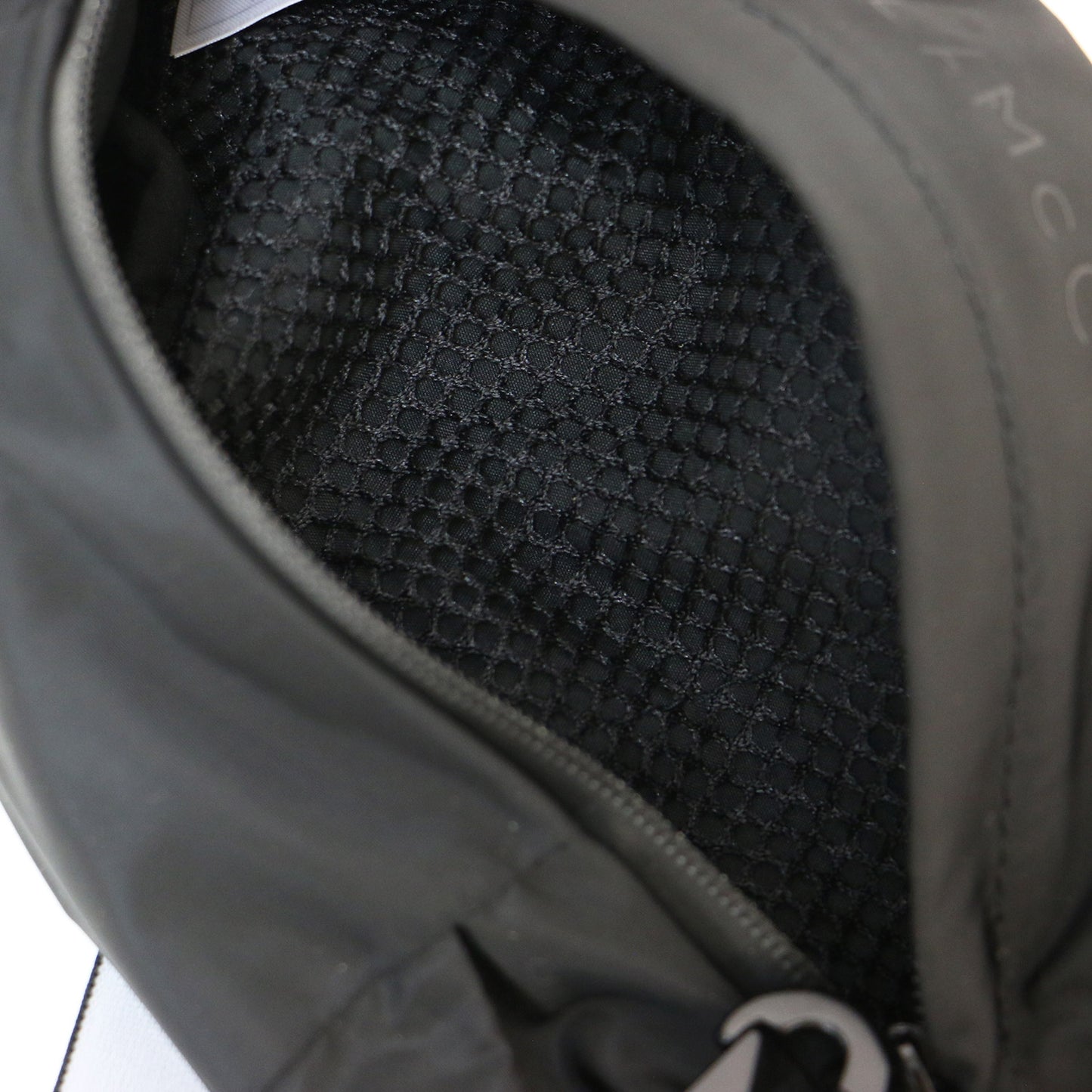 by STELLA McCARTNEY ウエストポーチ / ウエストバッグ チャーム付き ロゴテープ