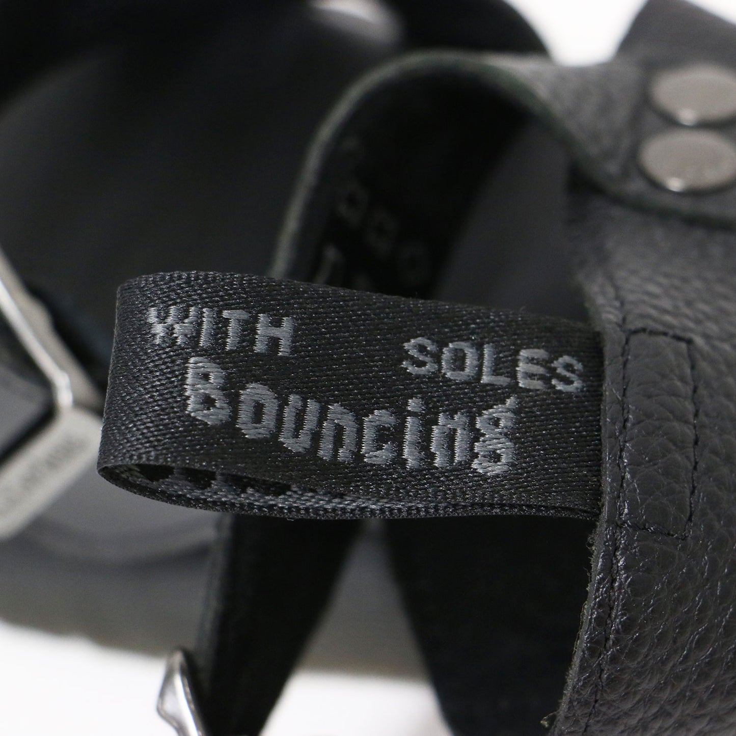 × Ray BEAMS 別注 レザー ベルト サンダル / GRYPHON フラット アンクルストラップ エナメル コンビ