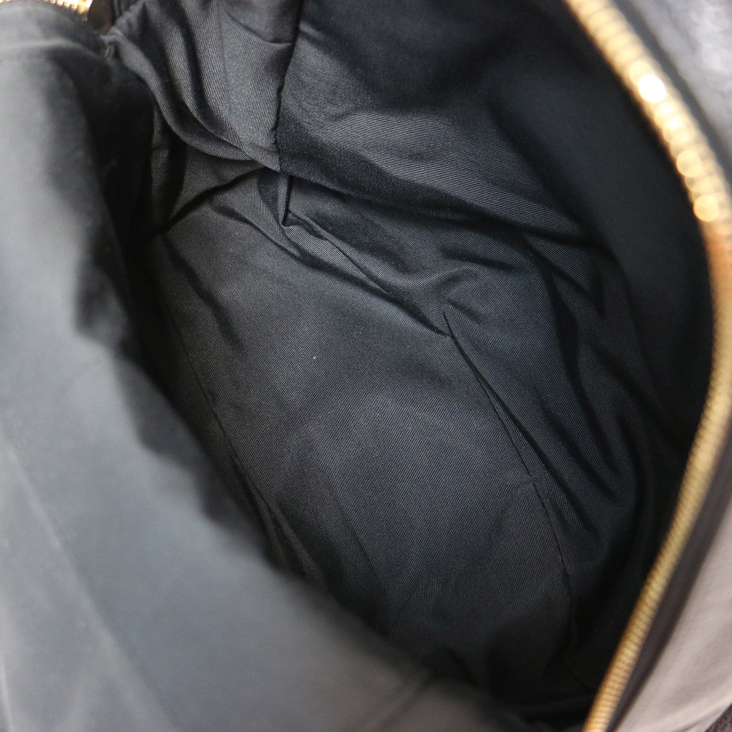 レザー リュック / バックパック ロゴ シボレザー 本革