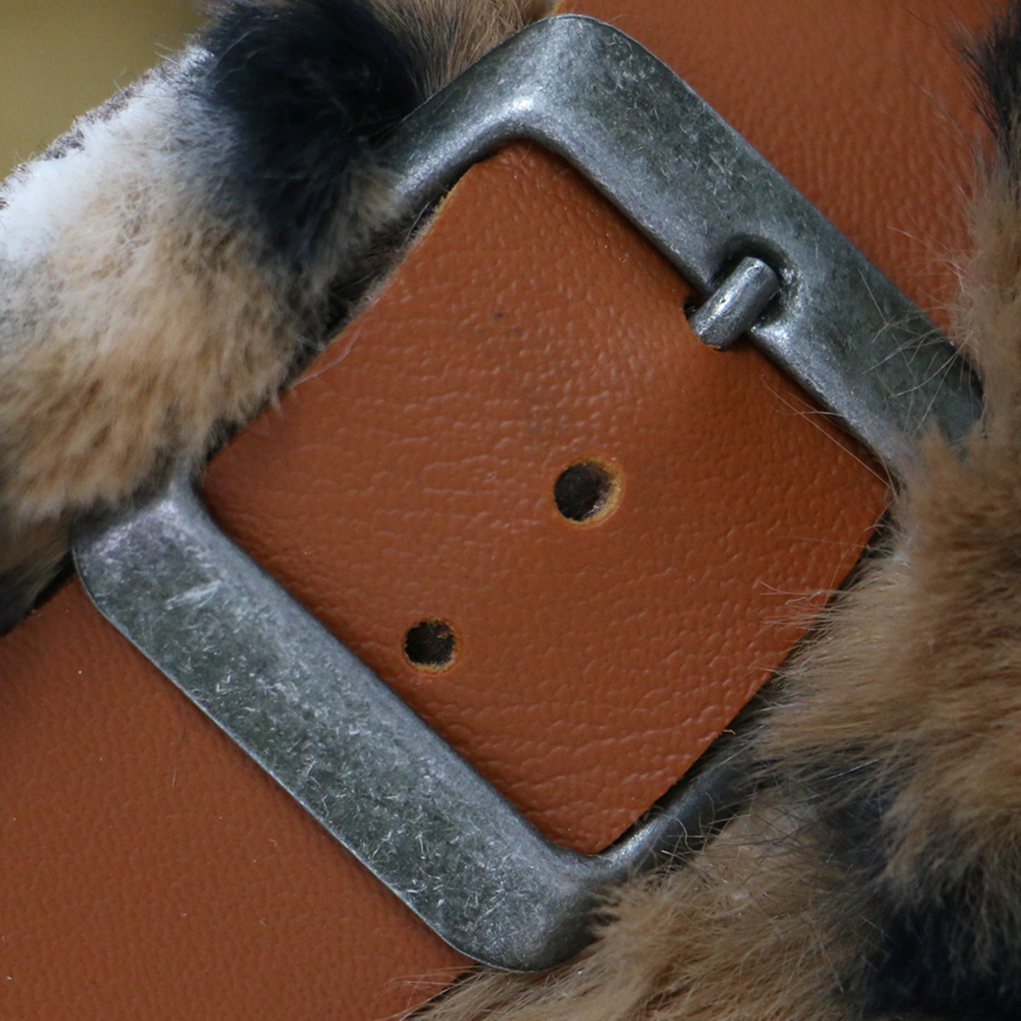 24秋冬 フェイクファー アニマル柄 クロッグサンダル / clogs-animal print faux fur フラット ベルト レザー