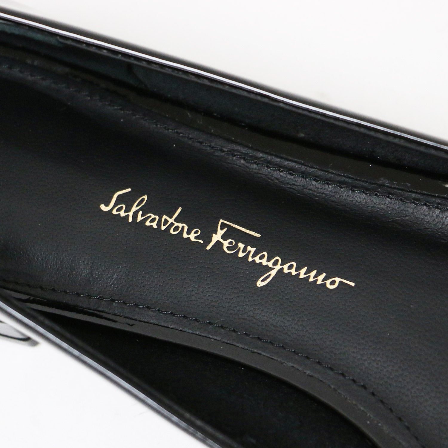 Salvatore Ferragamo サルヴァトーレ フェラガモ「GARDA 10」パンプス Salvatore Ferragamo (サルヴァトーレ フェラガモ) エナメル フラット