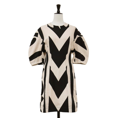 シームド モノグラム ドレス / SEAMED MONOGRAM DRESS ワンピース ミニ丈 半袖 バルーンスリーブ コットン