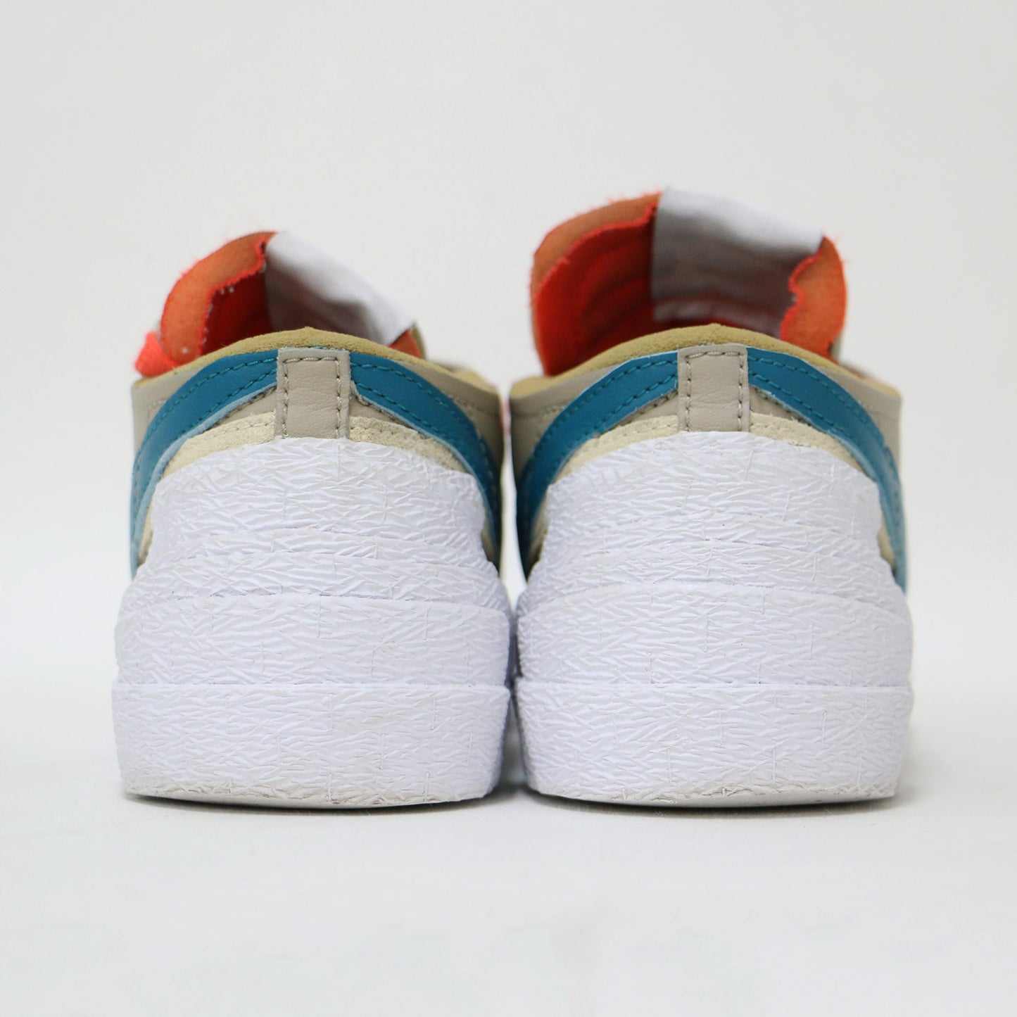 × sacai × KAWS BLAZER LOW DM7901-200 / サカイ カウズ コラボ ブレーザー ローカット レースアップ スニーカー