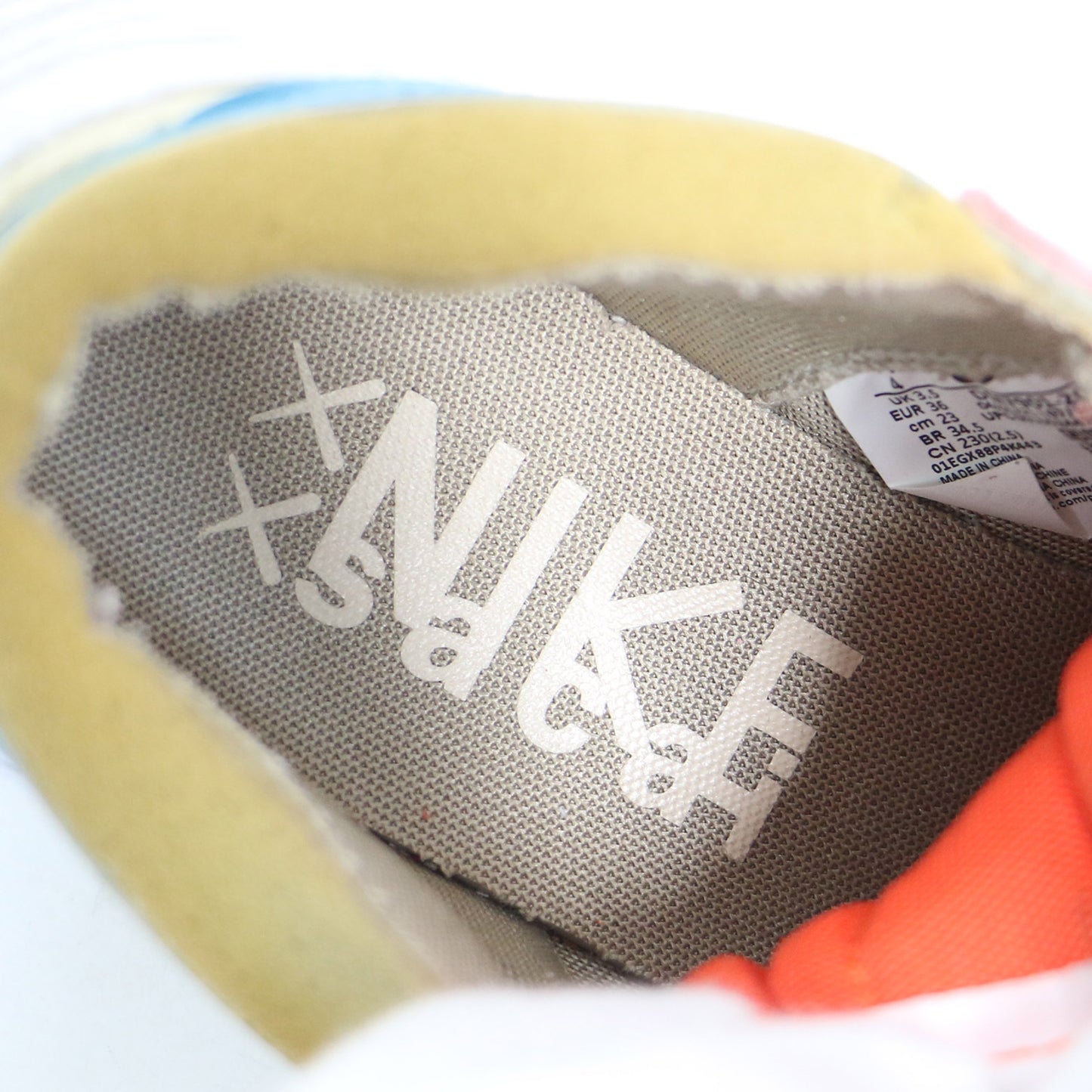 × sacai × KAWS BLAZER LOW DM7901-200 / サカイ カウズ コラボ ブレーザー ローカット レースアップ スニーカー