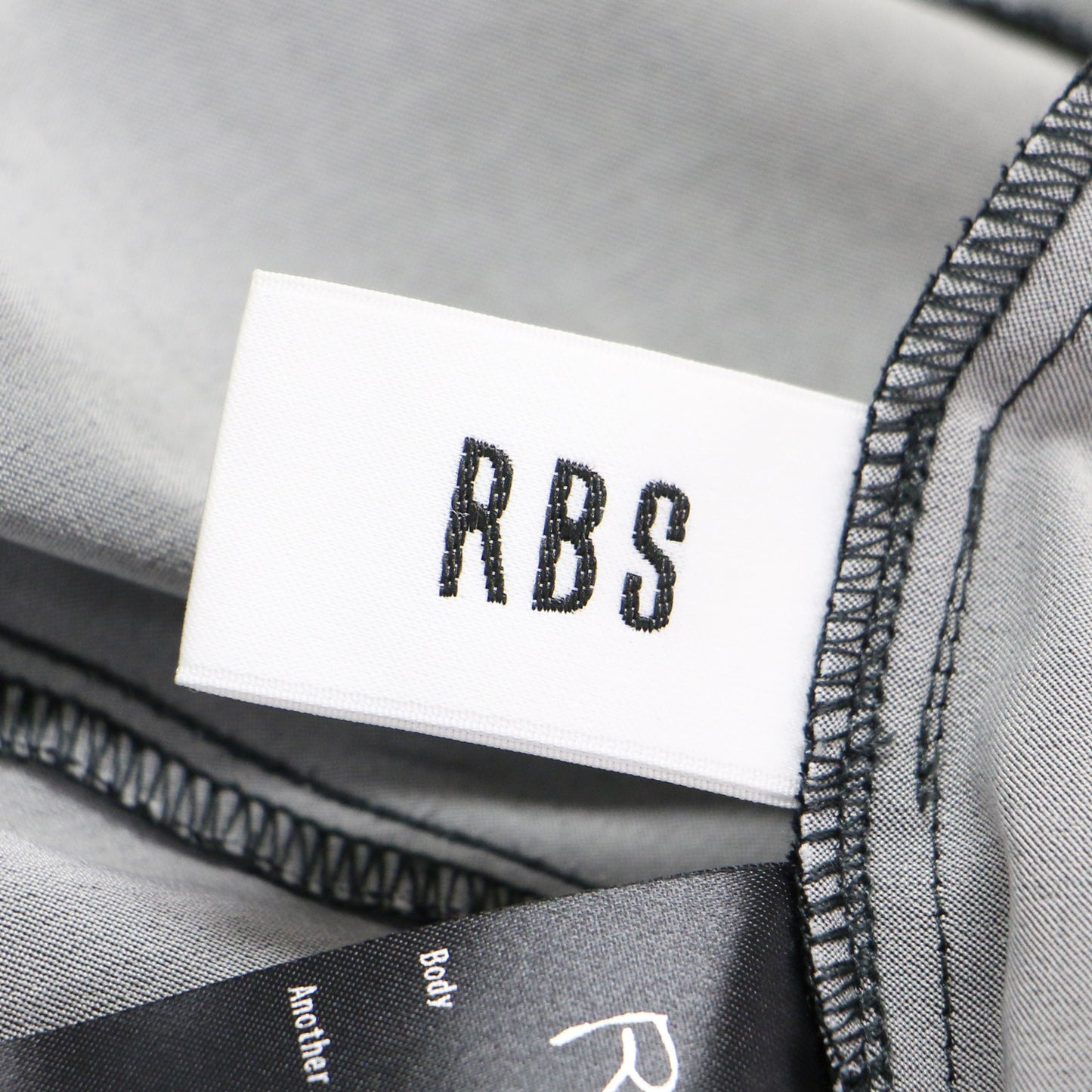 23秋冬 切替 パイピング ワンピース / ドレス 長袖 ボトルネック パフスリーブ マキシ丈 ストレッチ