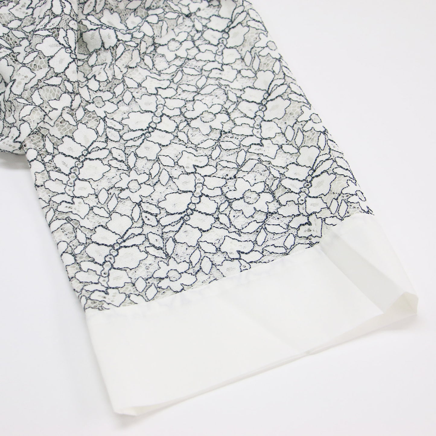 24秋冬 リーフコードレース ハーフスリーブ ブラウス / 半袖 スタンドカラー ボックスシルエット