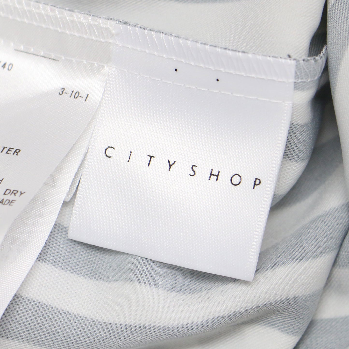 ストライプ プリント シャツ / STRIPE PRINT Vネック 長袖 ラウンドヘム ベンツ 比翼ボタン