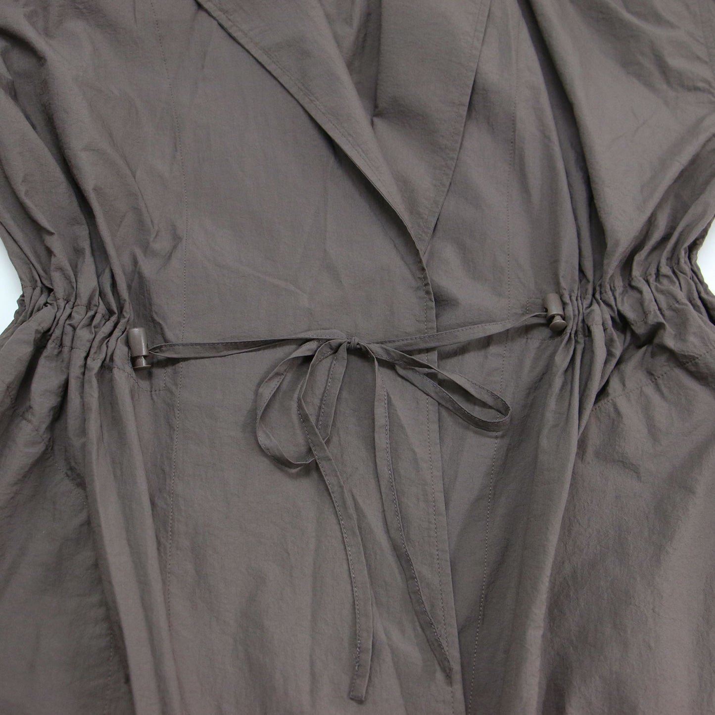 ウエスト絞り ユーティリティー ロングコート / フード ドロスト サイドスリット ナイロン
