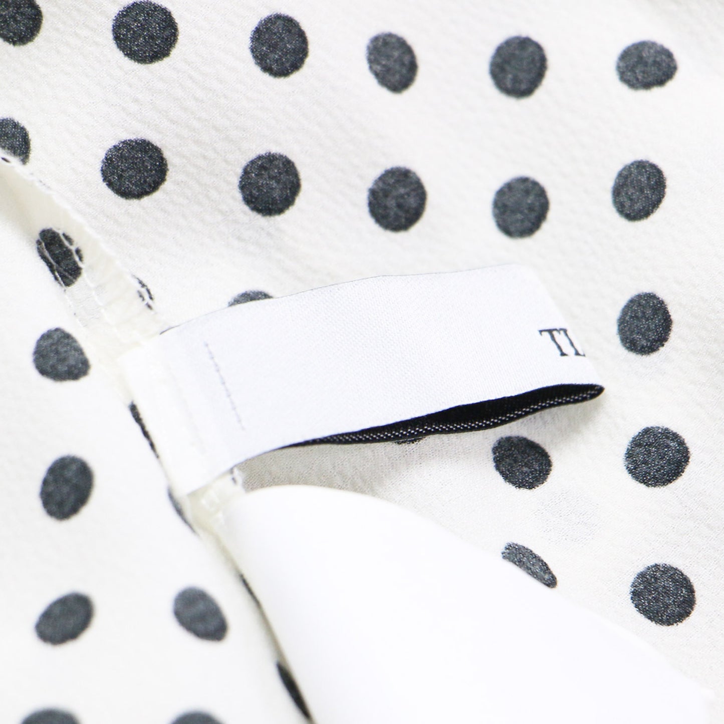 22秋冬 ハンマーサテン ドット フリル ペプラム ブラウス / スタンドカラー 長袖 プリント