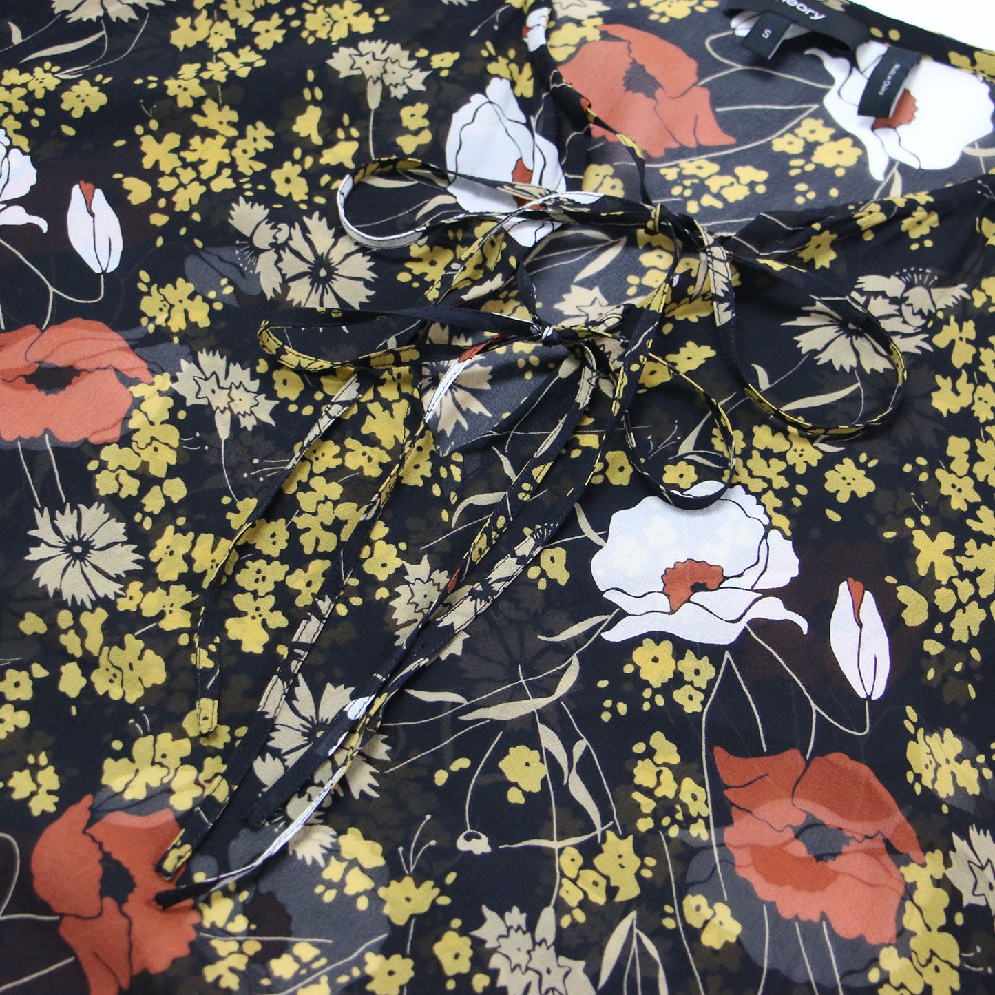 フラワープリント ボウタイ ブラウス / Marigold Print Alrik プルオーバー 長袖 総柄 シアー シルク