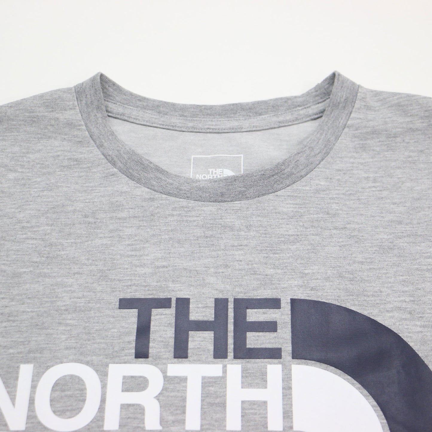 ショートスリーブ カラフルロゴ Tシャツ NTW32134 / S/S Colorful Logo Tee 半袖 グラデーション グラフィック