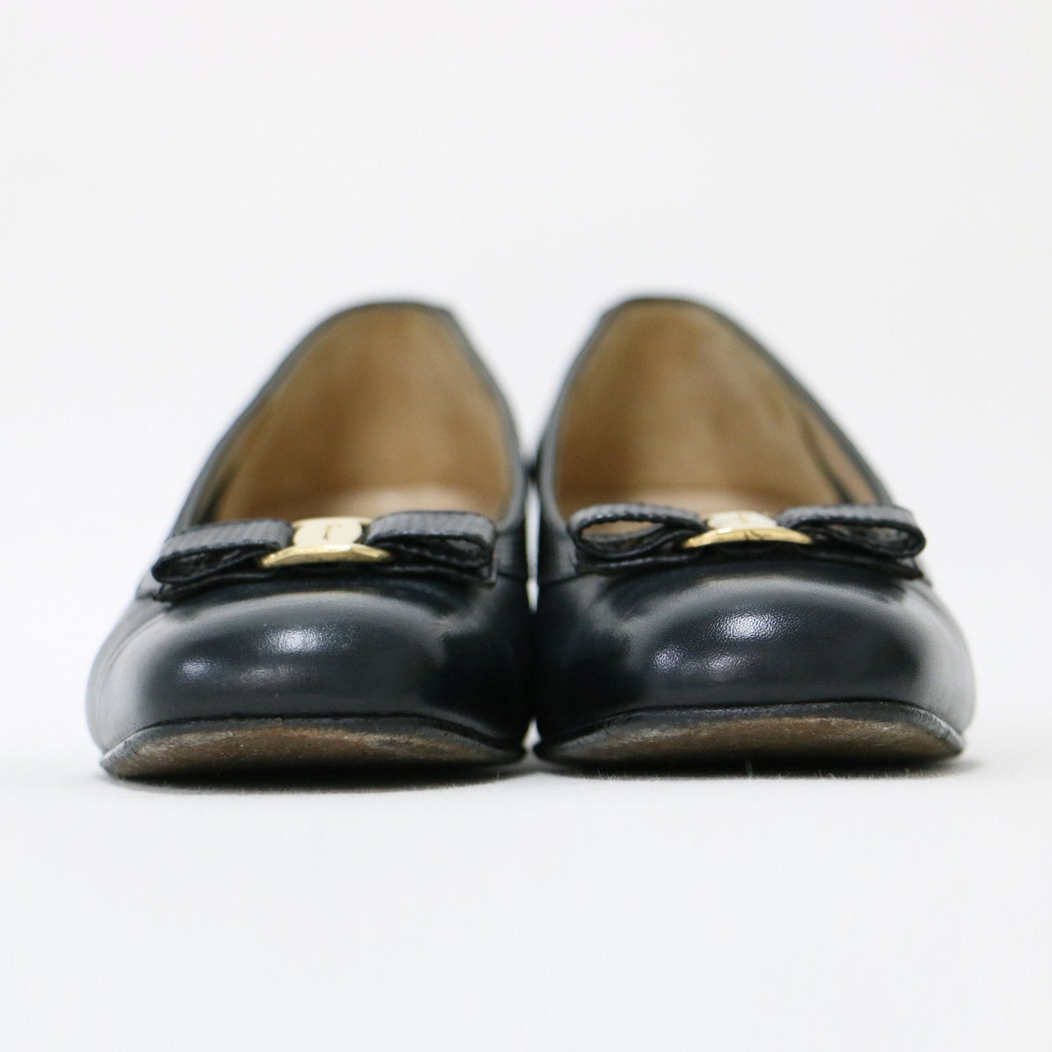 Salvatore Ferragamo (サルヴァトーレ フェラガモ) ヴァラ スクエア  