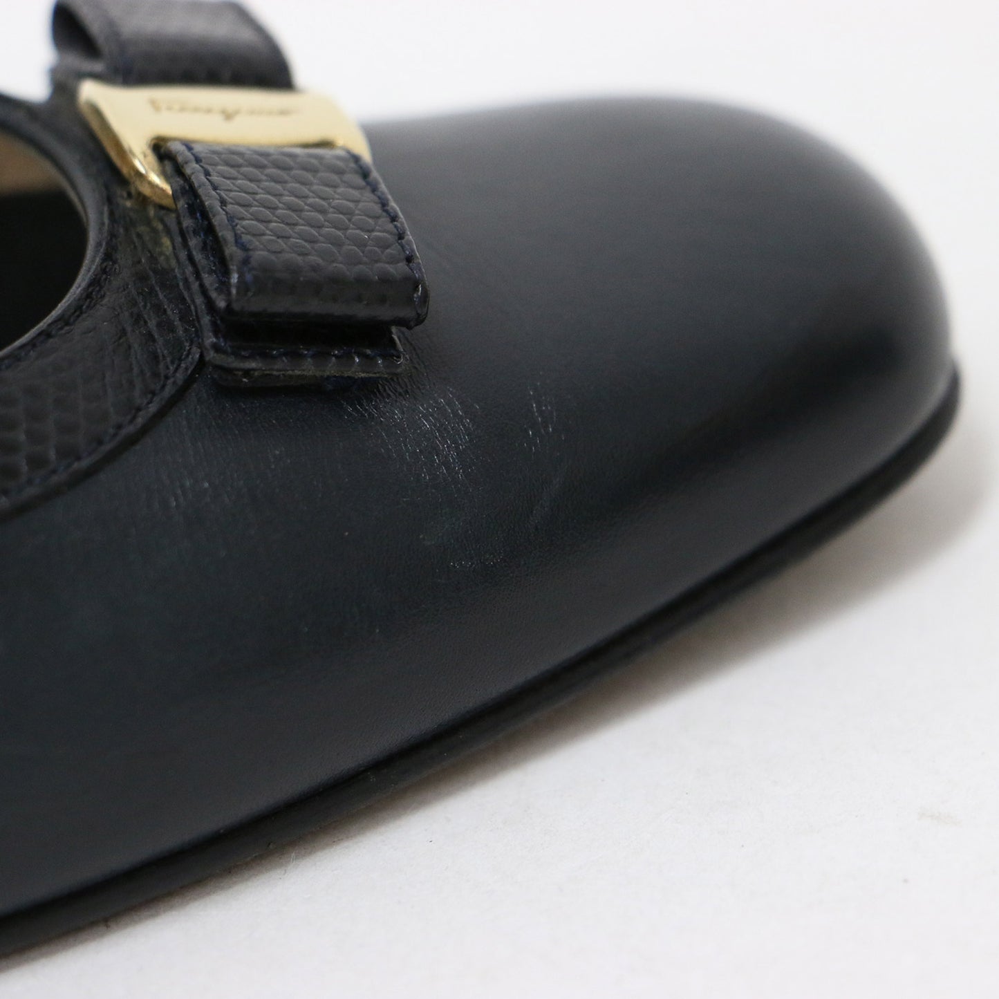 ヴァラ スクエアトゥ チャンキーヒール パンプス / VARA 型押し リボン レザー