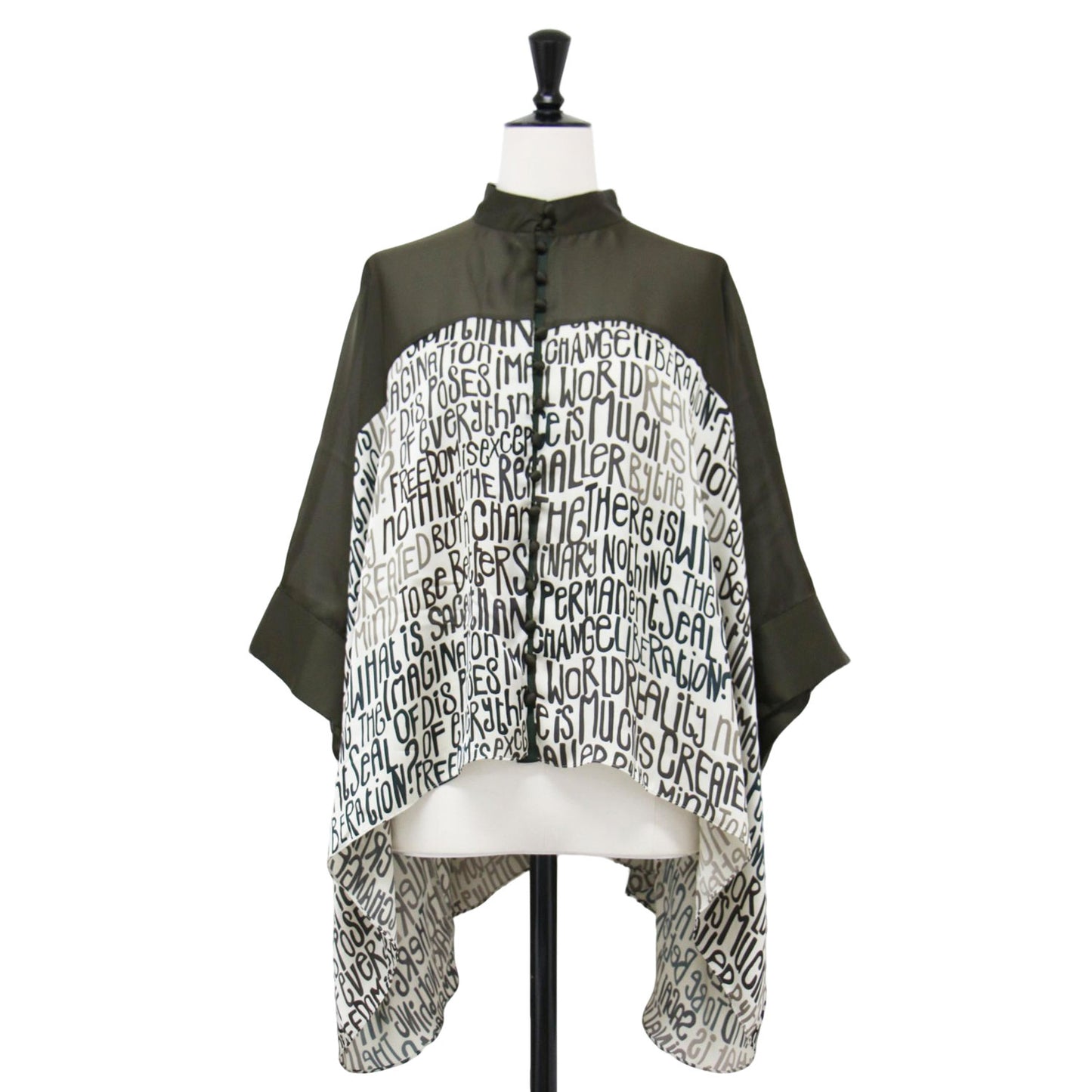 メッセージ プリント ワイド ブラウス / スタンドカラー 半袖 クロップド丈 サテン メッシュ