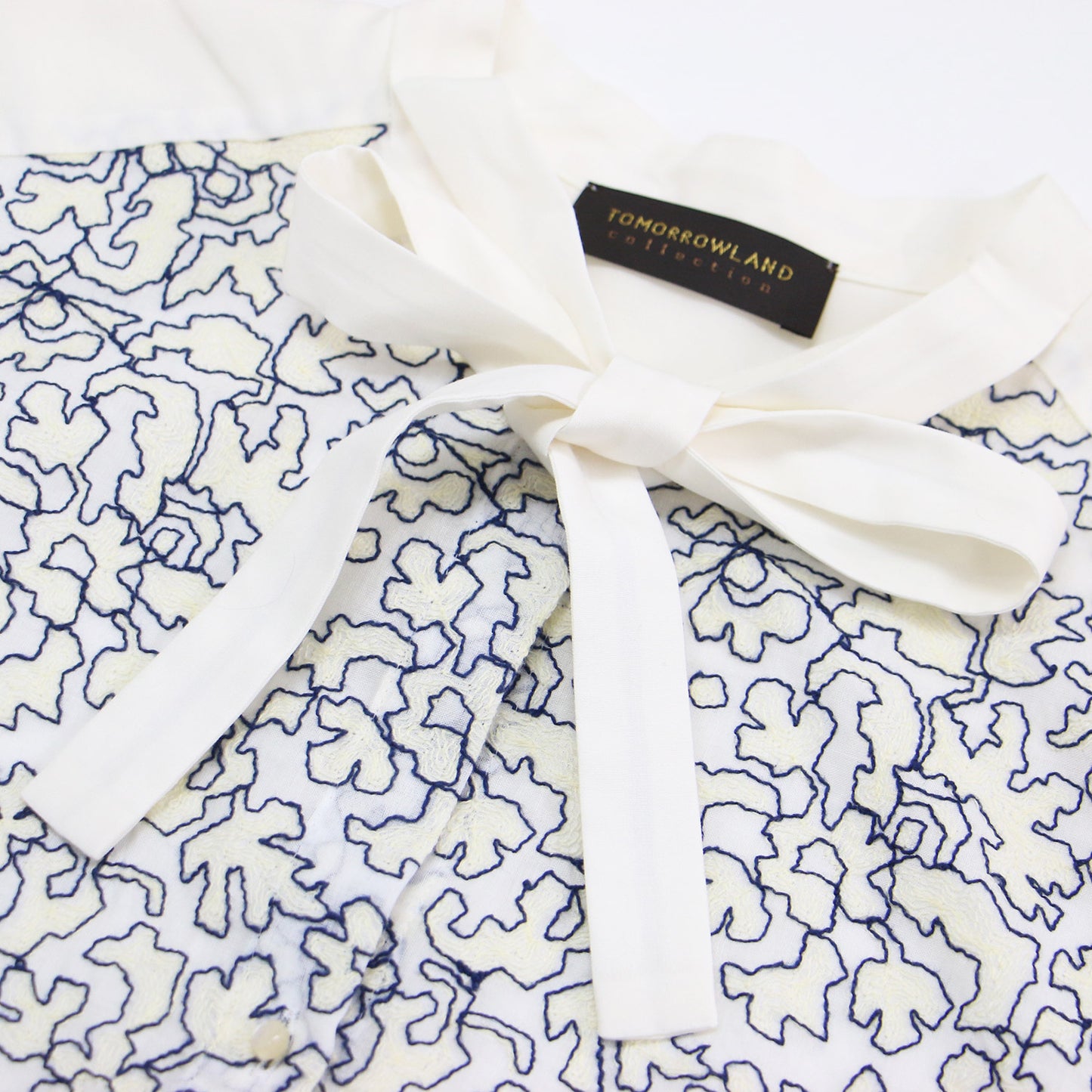 23春夏 キース エンブロイダリー ボウタイ ブラウス / ノースリーブ スタンドカラー リボン 刺繍