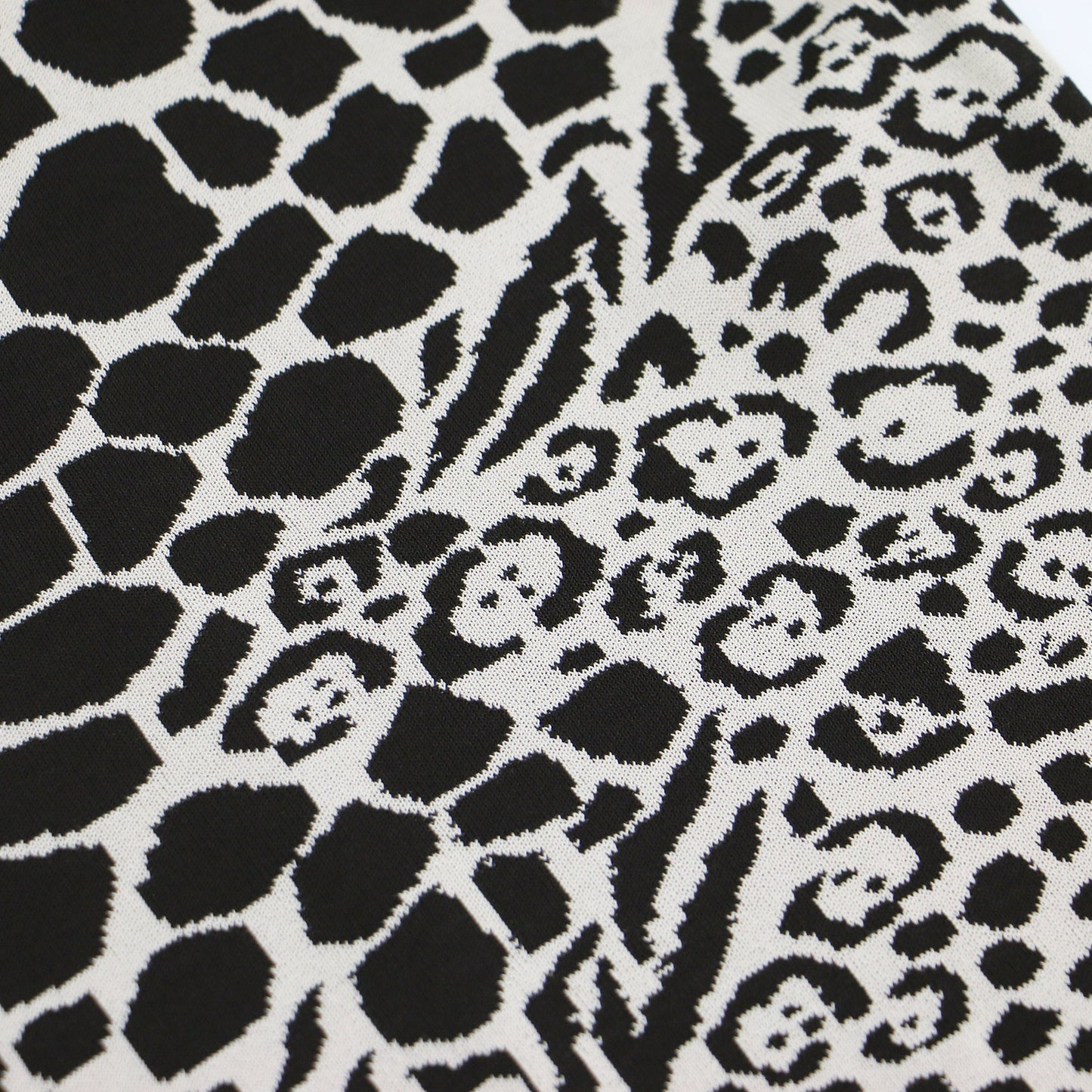 アニマル柄 ノースリーブ ニット ワンピース / ミディ丈 Aライン フレア ストレッチ イタリア製