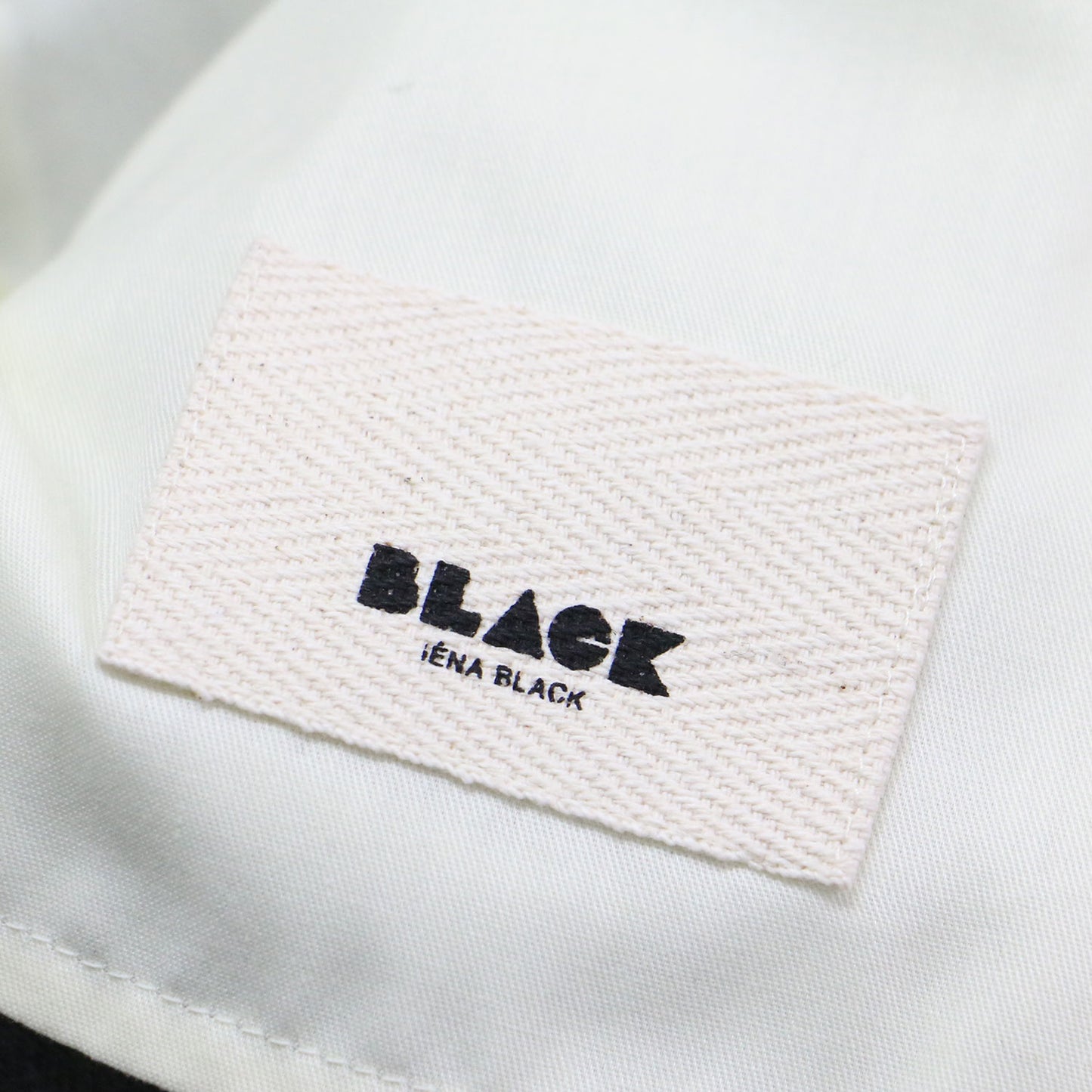 BLACK 24秋冬 トラヴィス パンツ / ストレート タック センタープレス