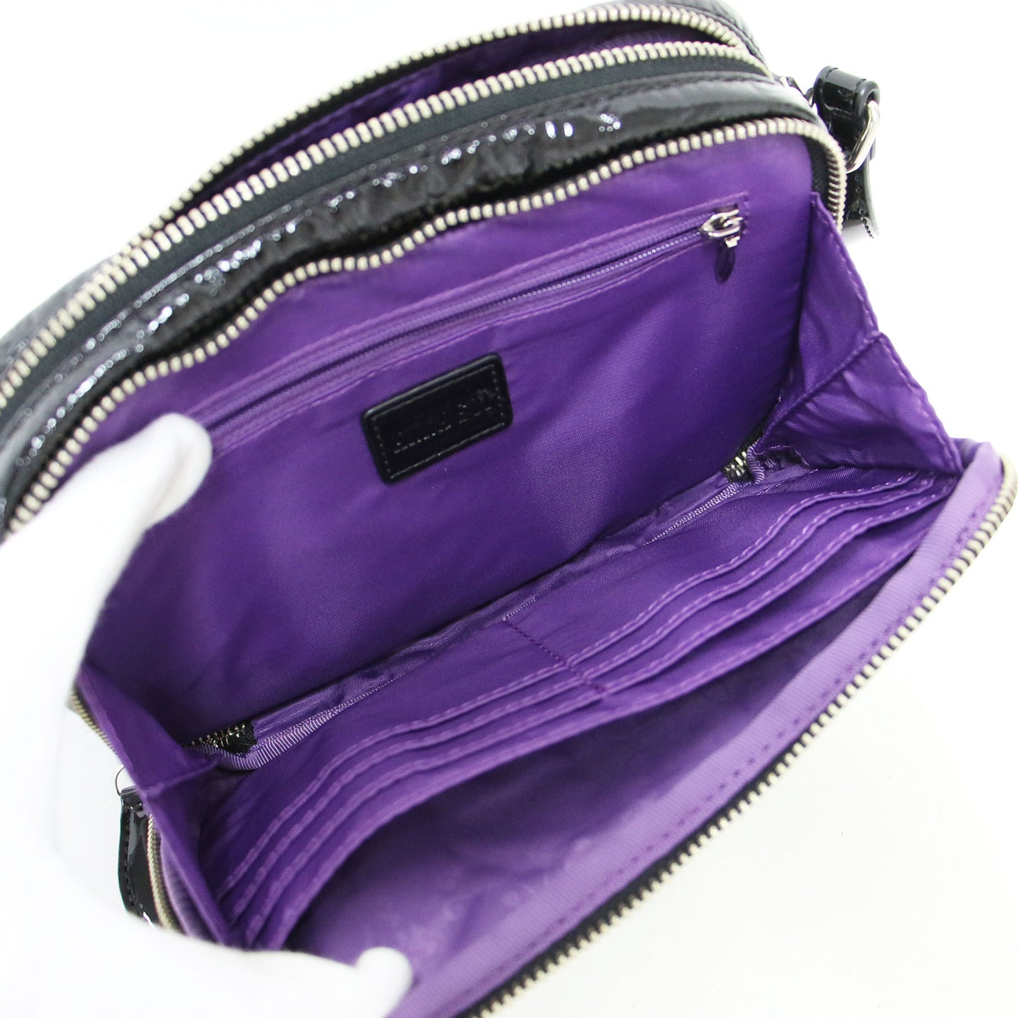 エリス 型押し エナメルレザー ショルダーバッグ / ポシェット 肩掛け 斜め掛け バタフライ エンボス