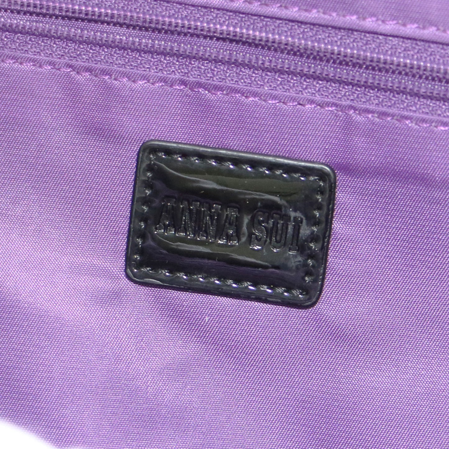 エリス 型押し エナメルレザー ショルダーバッグ / ポシェット 肩掛け 斜め掛け バタフライ エンボス