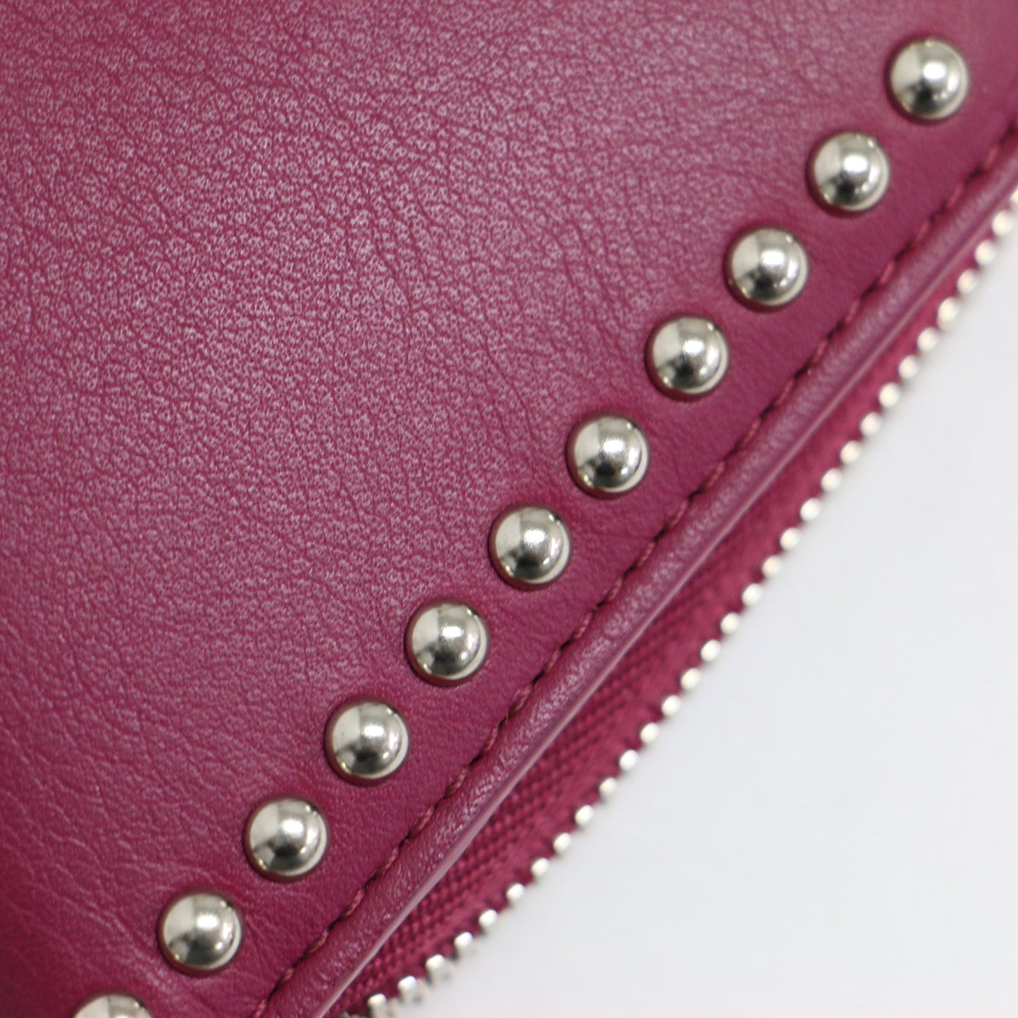 ミディアム スタッズ付き ラウンドジップ ウォレット / MEDIUM ZIP AROUND WALLET WITH STUDS 二つ折り 財布 レザー