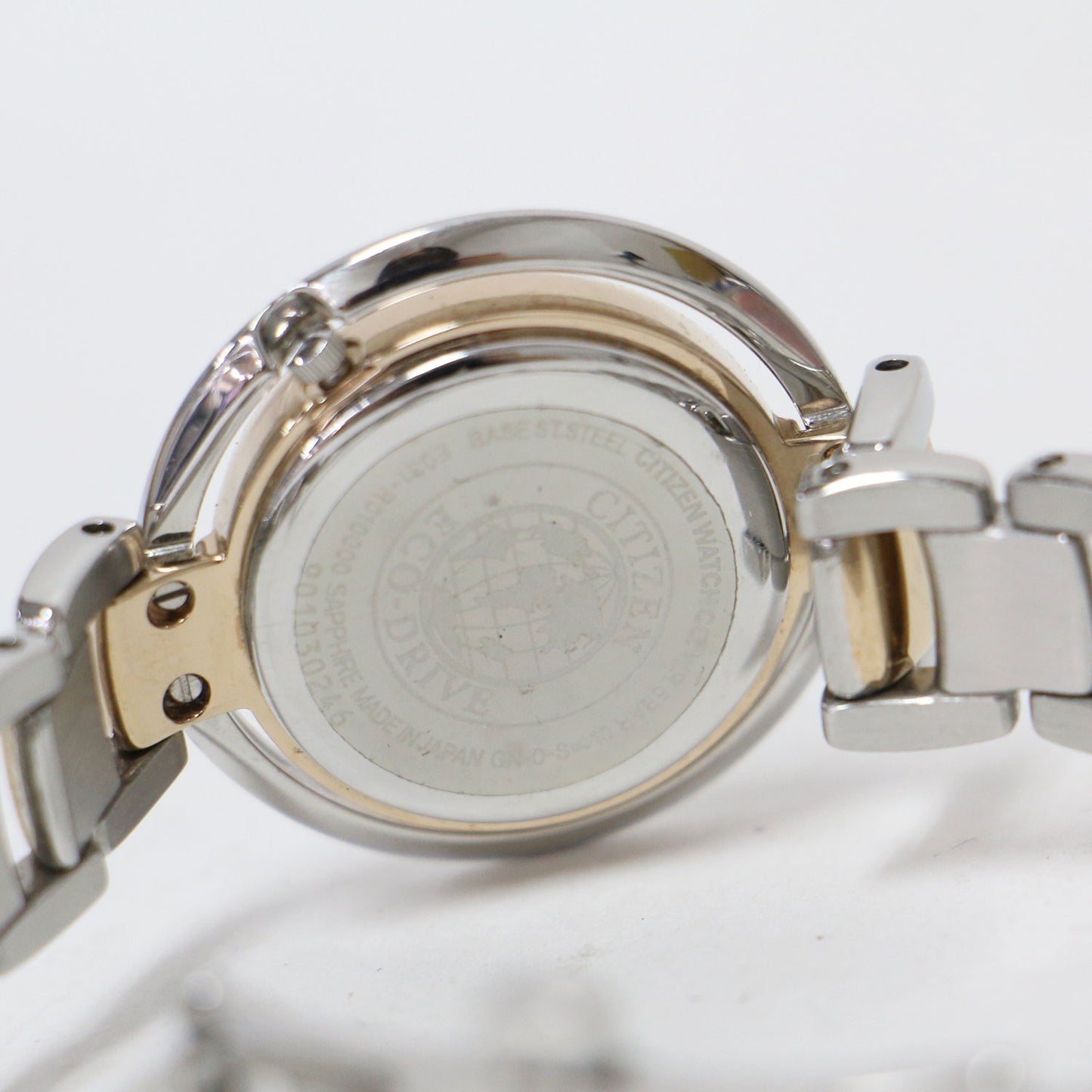 L アークリー コレクション / Arcly Collection メタルベルト 腕時計 ラウンド型 ソーラークオーツ エコ・ドライブ