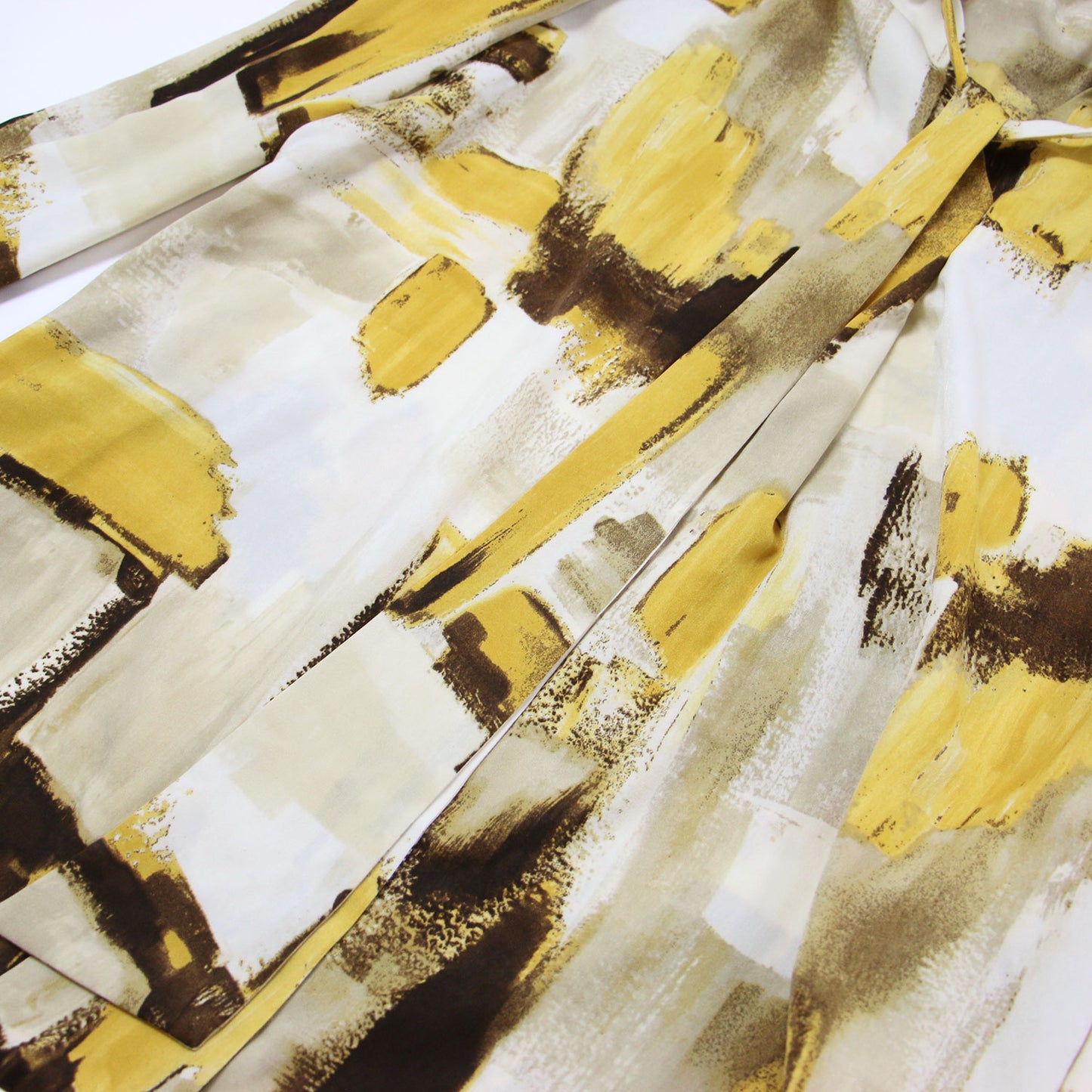 ボウタイ 総柄 ハイネック ブラウス / プルオーバー 長袖 フリル ギャザー ラグランスリーブ タック マロニースエード