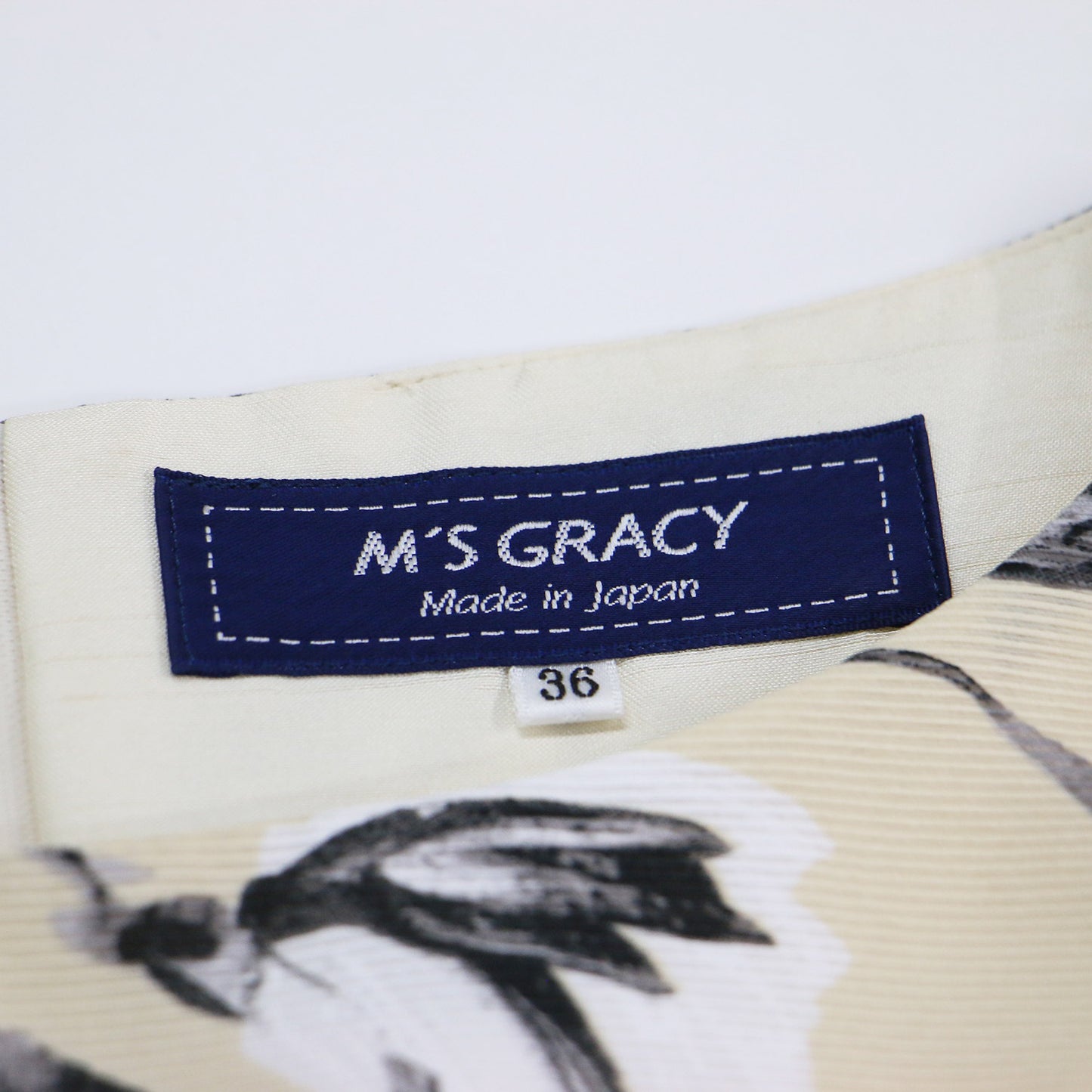 24春夏 バラモチーフ タック ドレス / ワンピース ノースリーブ ミディ丈 リボン フレア 花柄