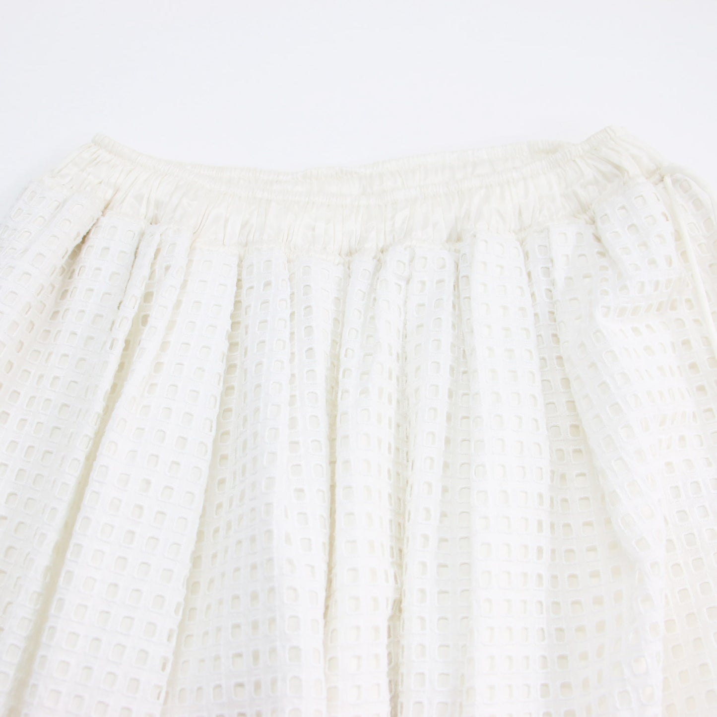 コットン エンブロイダリー ショートパンツ / キュロット ハーフパンツ レース 総刺繍 タック ウエストゴム シルク コットン