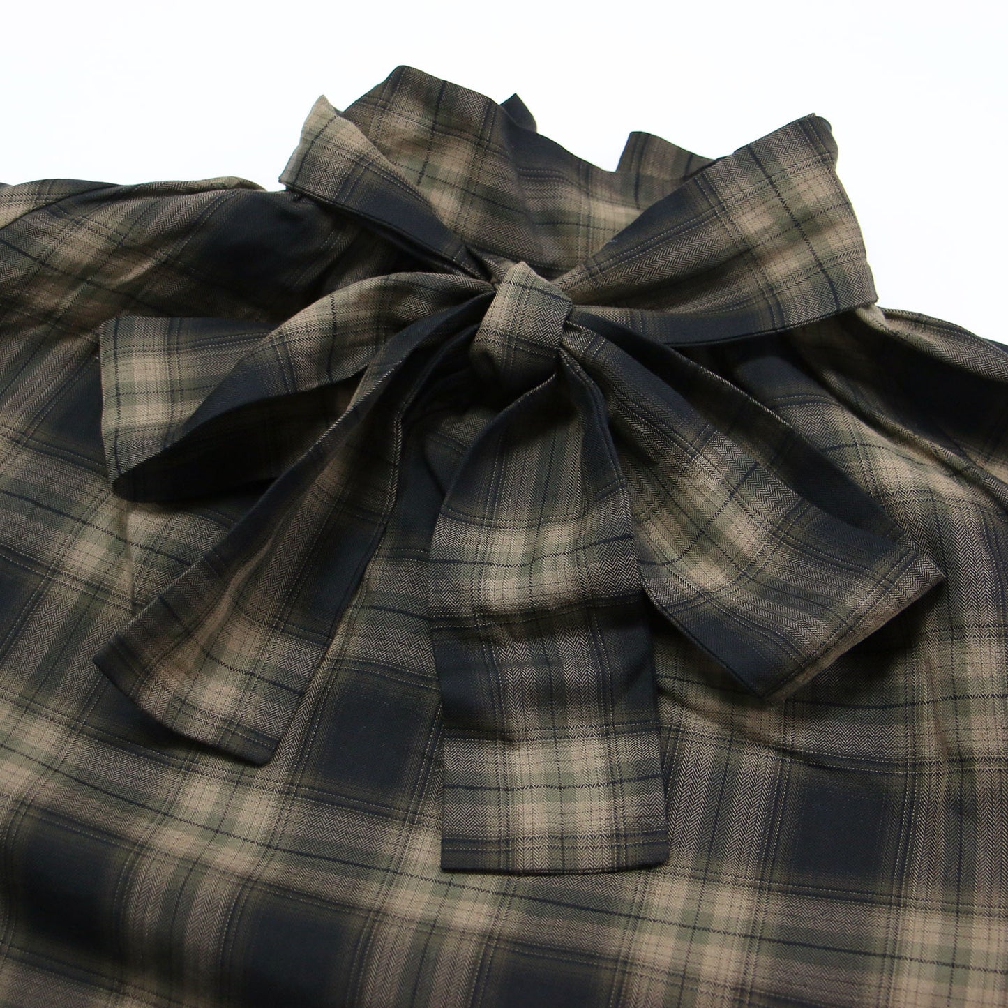 ボウタイ チェック ブラウス / プルオーバー 長袖 ハイネック リボン タック ギャザー コットン