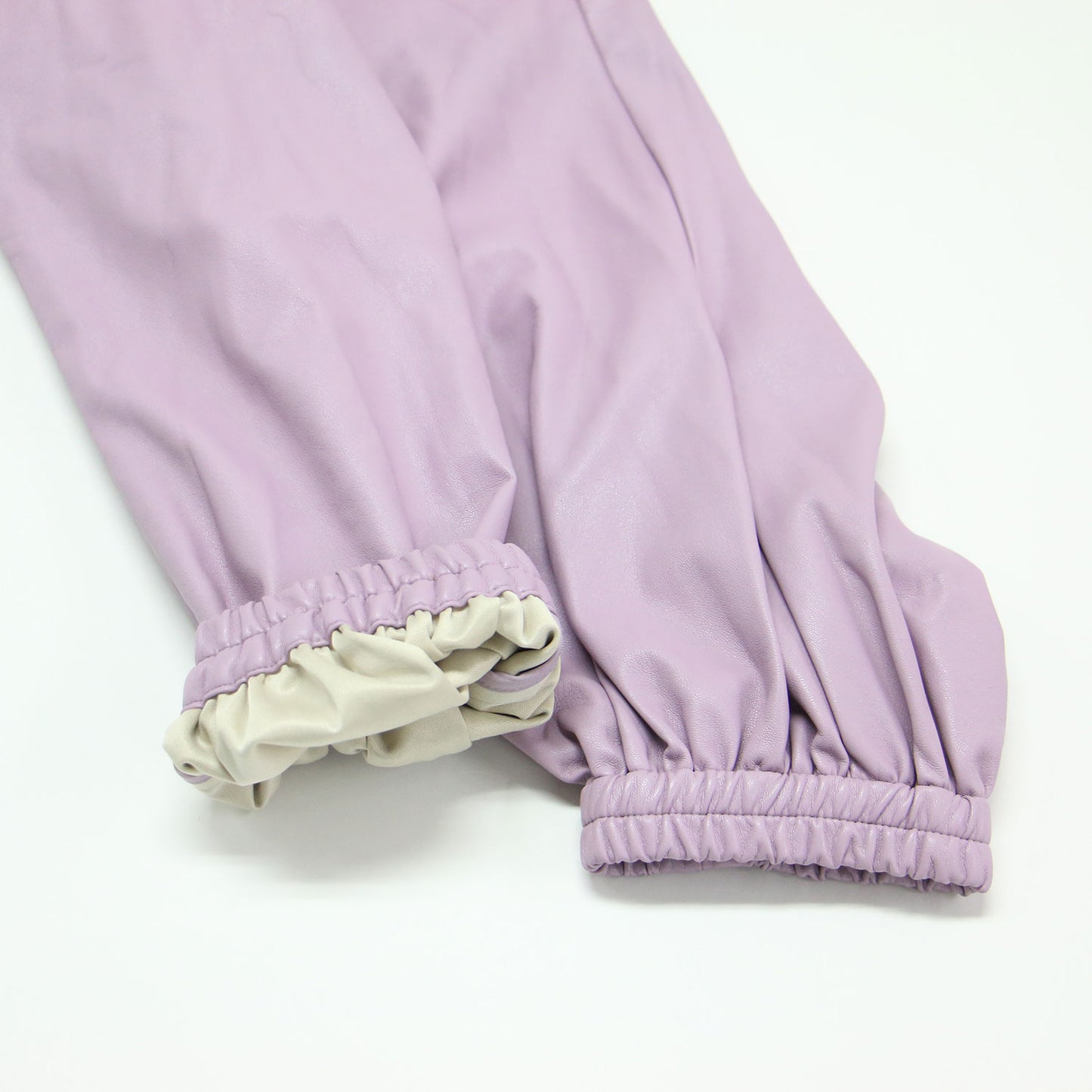 フェイクレザー ギャザー ブルゾン / ジャケット 長袖 ラグランスリーブ フリル