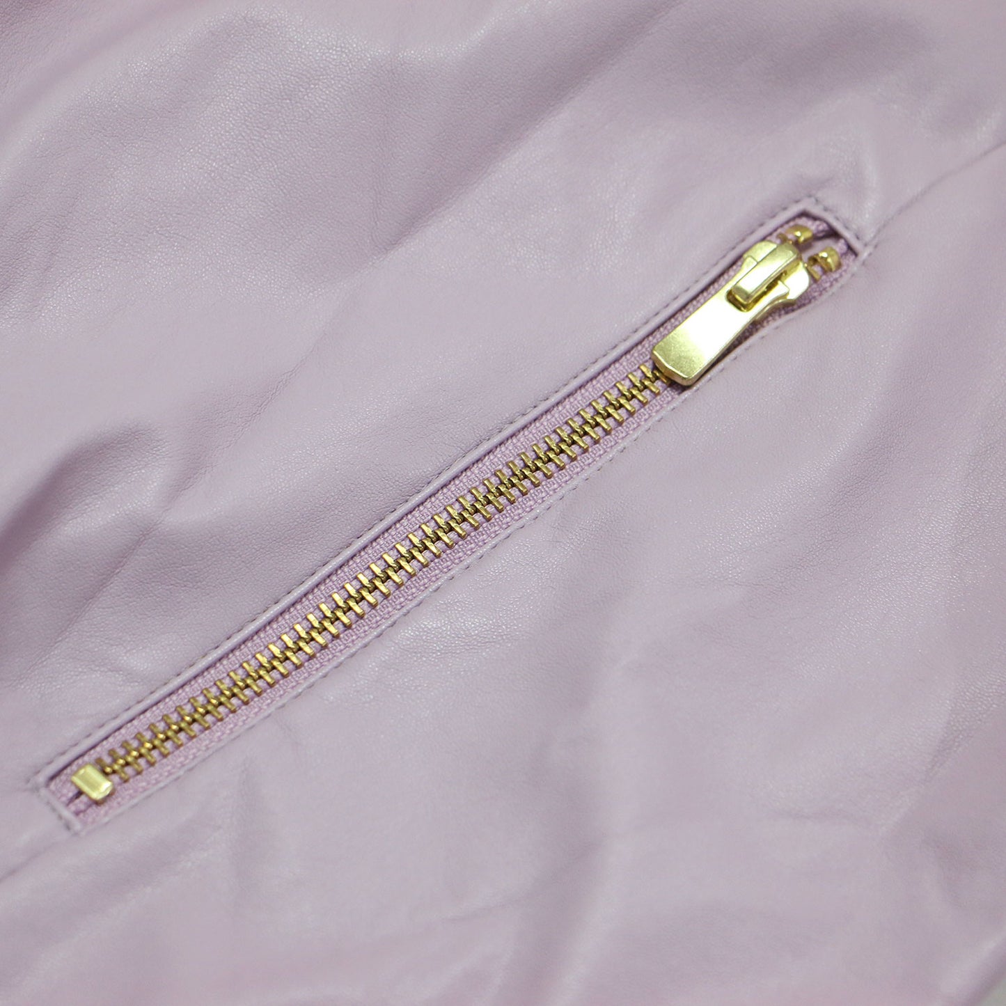 フェイクレザー ギャザー ブルゾン / ジャケット 長袖 ラグランスリーブ フリル