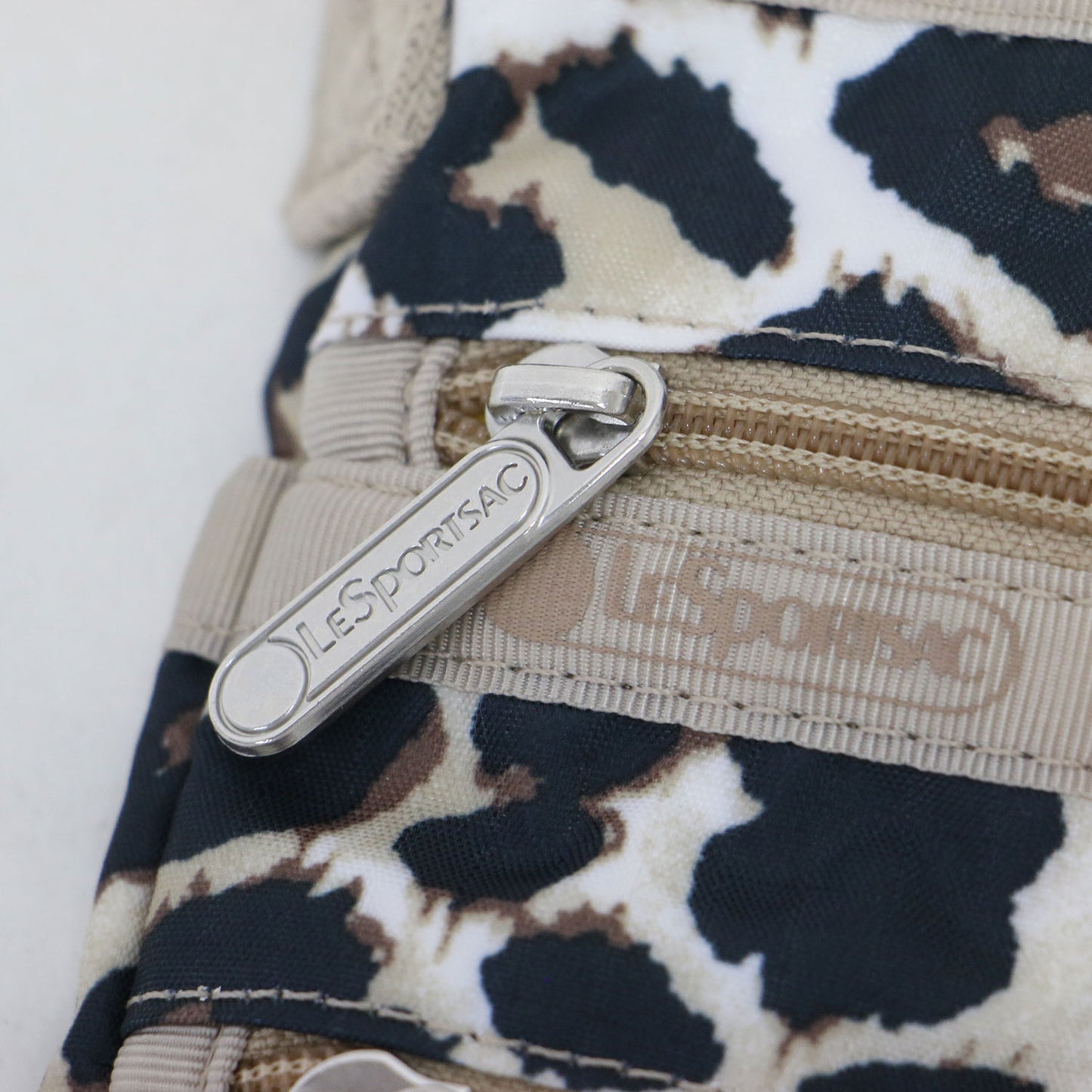 レオパード ショルダー バッグ / 3 ZIP CROSSBODY ポシェット ミニ ロゴ