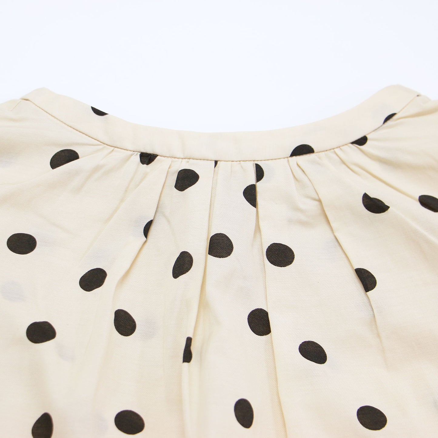 23春夏 ドット プリント パフスリーブ ブラウス / プルオーバー 半袖 ５分袖 バルーンスリーブ タック リボン 2WAY