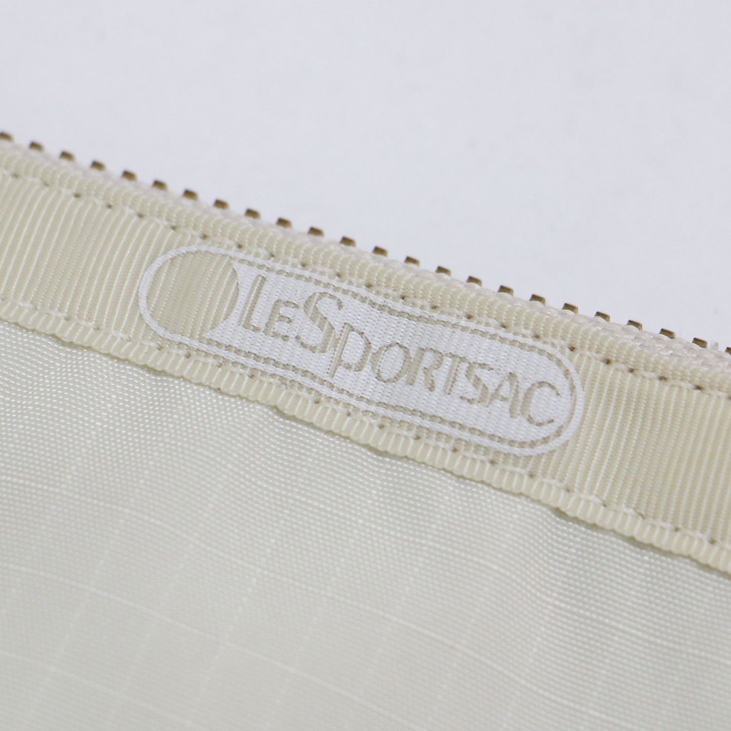 × KEITA MARUYAMA 別注 クジャク 刺繍 リスレット ポーチ / Kujaku Ivory Essential Wristlet ハンドバッグ