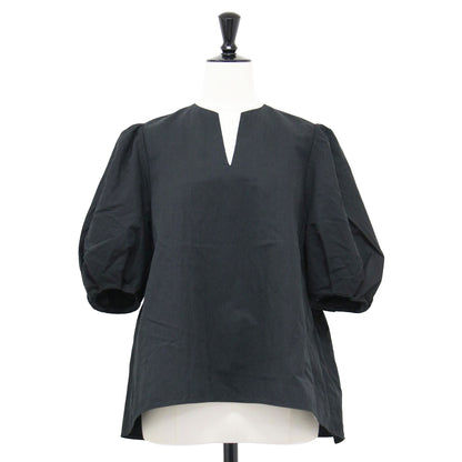 23春夏 ハイカウントギャバジン パフスリーブ ブラウス / プルオーバー 5分袖 キーネック パフスリーブ ギャザー フレア コットン