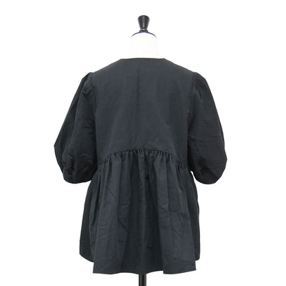 23春夏 ハイカウントギャバジン パフスリーブ ブラウス / プルオーバー 5分袖 キーネック パフスリーブ ギャザー フレア コットン