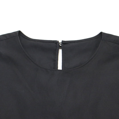 23秋冬 ポリエステル シルク マット タフタ ギャザー ティアード ブラウス / プルオーバー ノースリーブ ペプラム