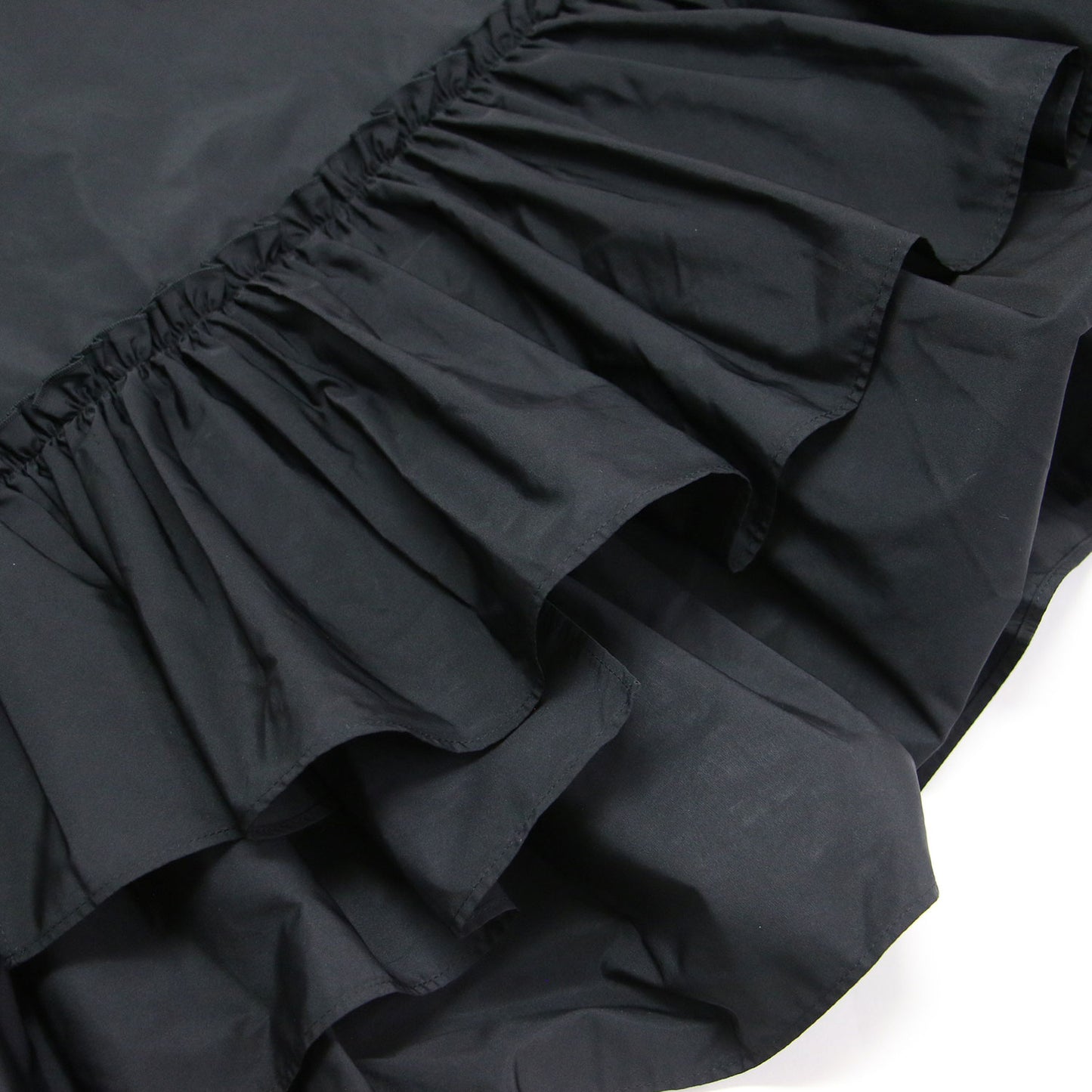 23秋冬 ポリエステル シルク マット タフタ ギャザー ティアード ブラウス / プルオーバー ノースリーブ ペプラム