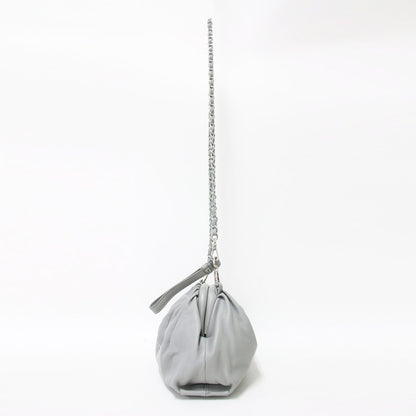 レザー チェーン ショルダーバッグ / POCHETTE GRANDE クラッチ 肩掛け クロスボディ タック