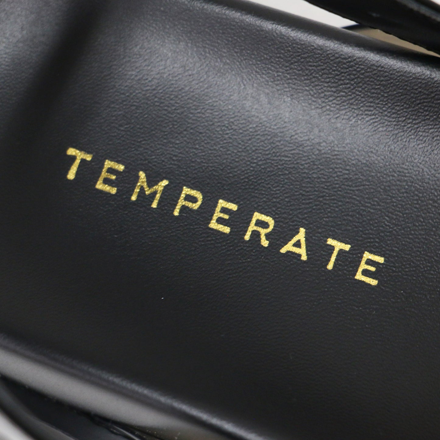 25春夏 レザー PVC クロスサンダル / SAMUEL 厚底 フラット 防水素材