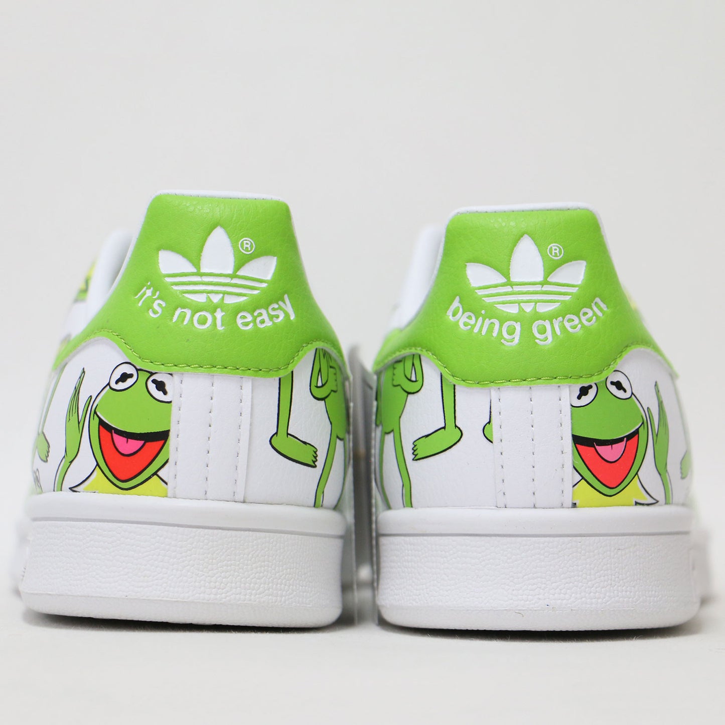 × KERMIT THE FROG 21春夏 STAN SMITH FZ2707 / スタンスミス カーミット ローカット レースアップ スニーカー