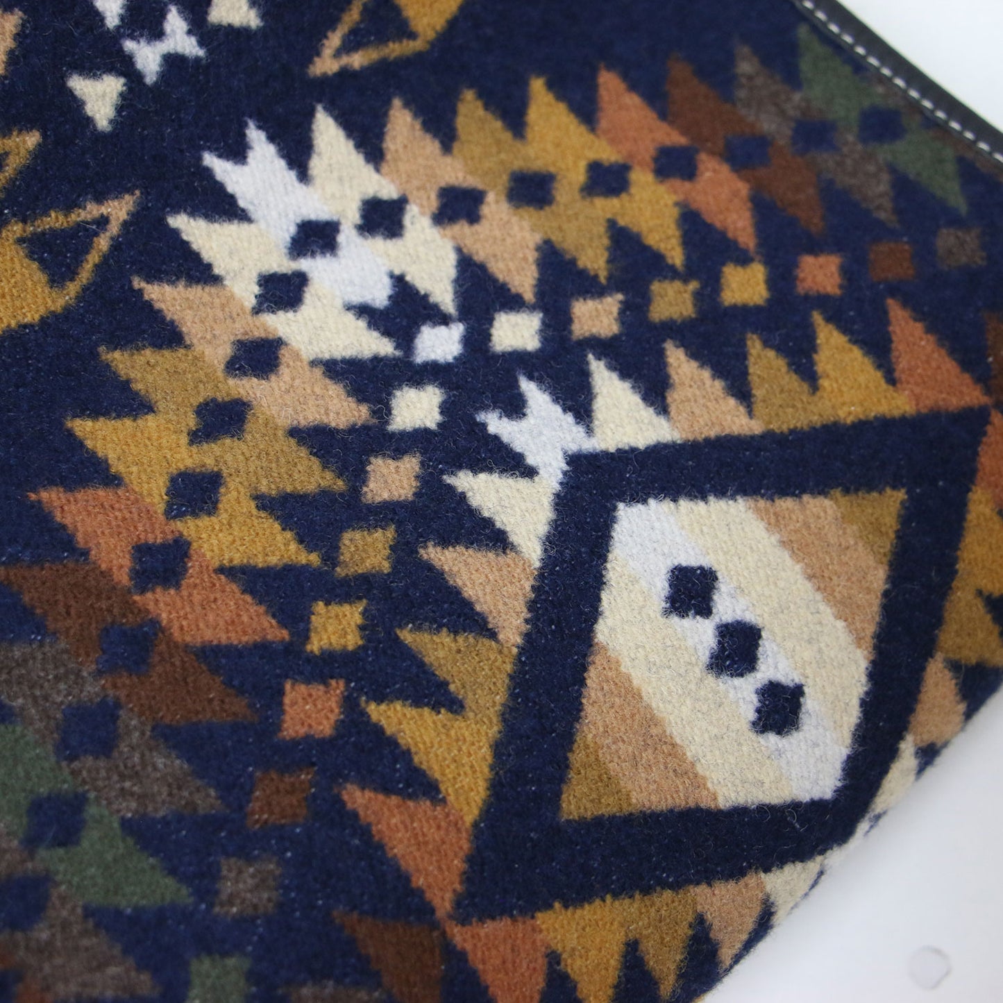 × PENDLETON マルシェ 筒型 ショルダーバッグ / MARCHE 肩掛け ネイティブ柄 ジャガード