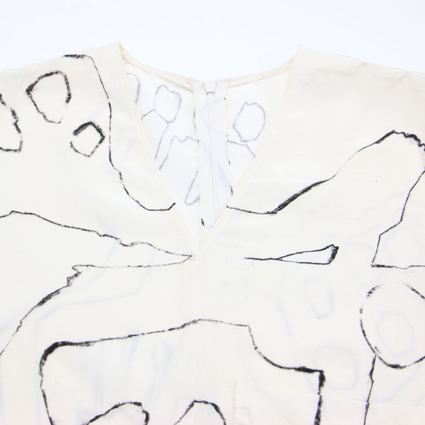 25春夏 グラフィック プリント Vネック ブラウス / Ulrike pullover プルオーバー キャップスリーブ シルク