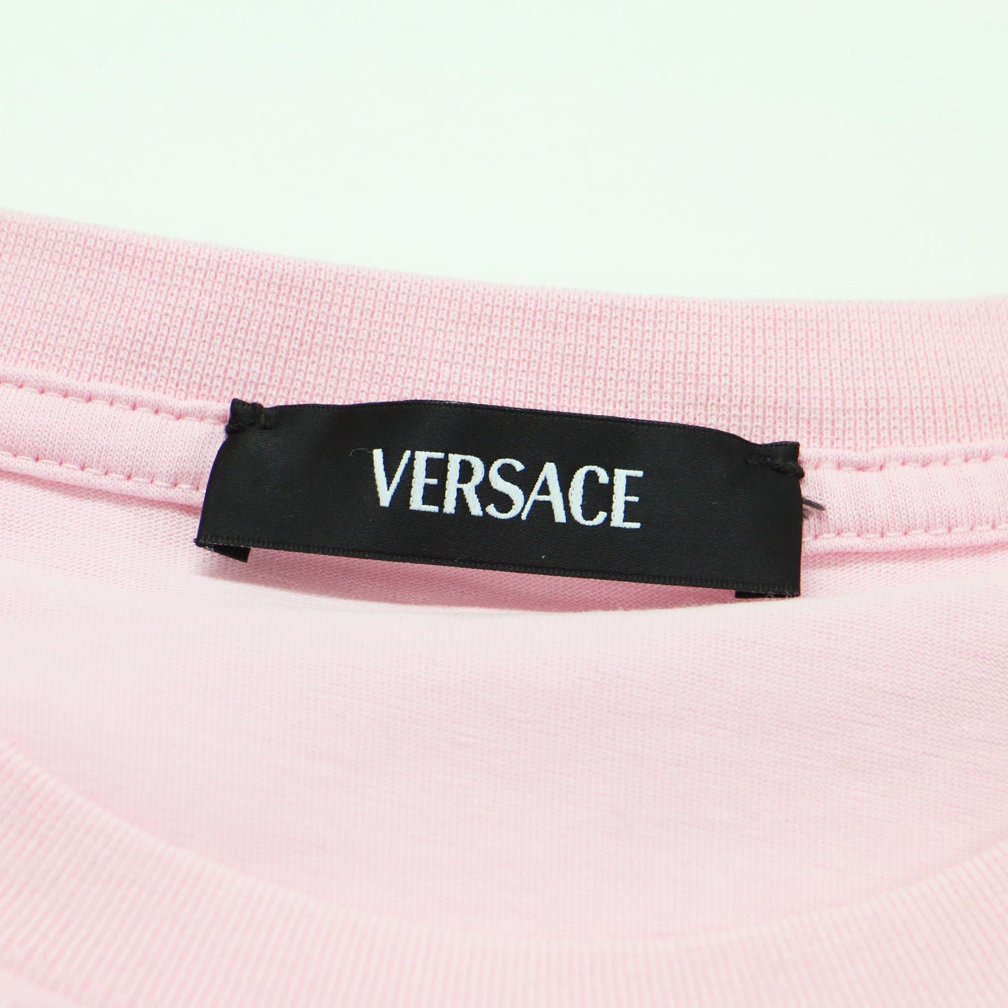 25春夏 フリンジ 刺繍入り ロゴ スリムフィット Tシャツ / カットソー クルーネック 半袖 ショートスリーブ コットン