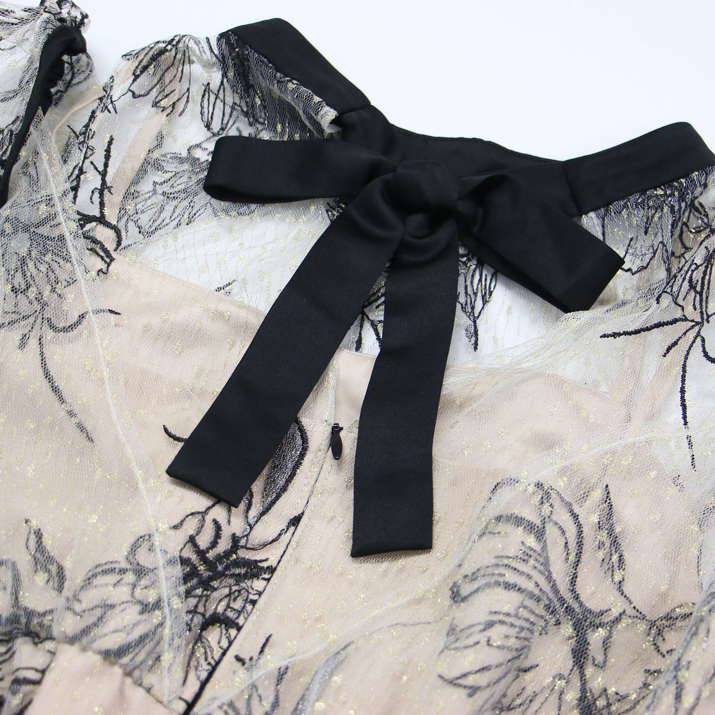 バックリボン エンブロイダリー レース ドレス / ワンピース ミディ丈 長袖 チュール スタンドカラー 2WAY