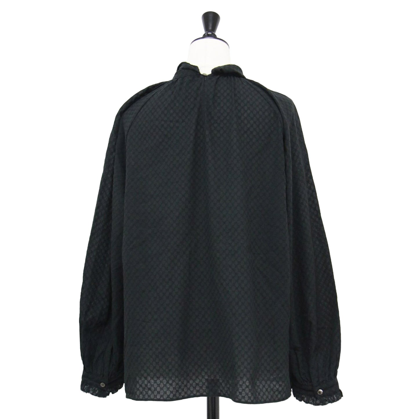 23秋冬 コットンガーゼ エンブロイダリー バックボウタイ ブラウス / プルオーバー スタンドネック ギャザー リボン モノグラム調