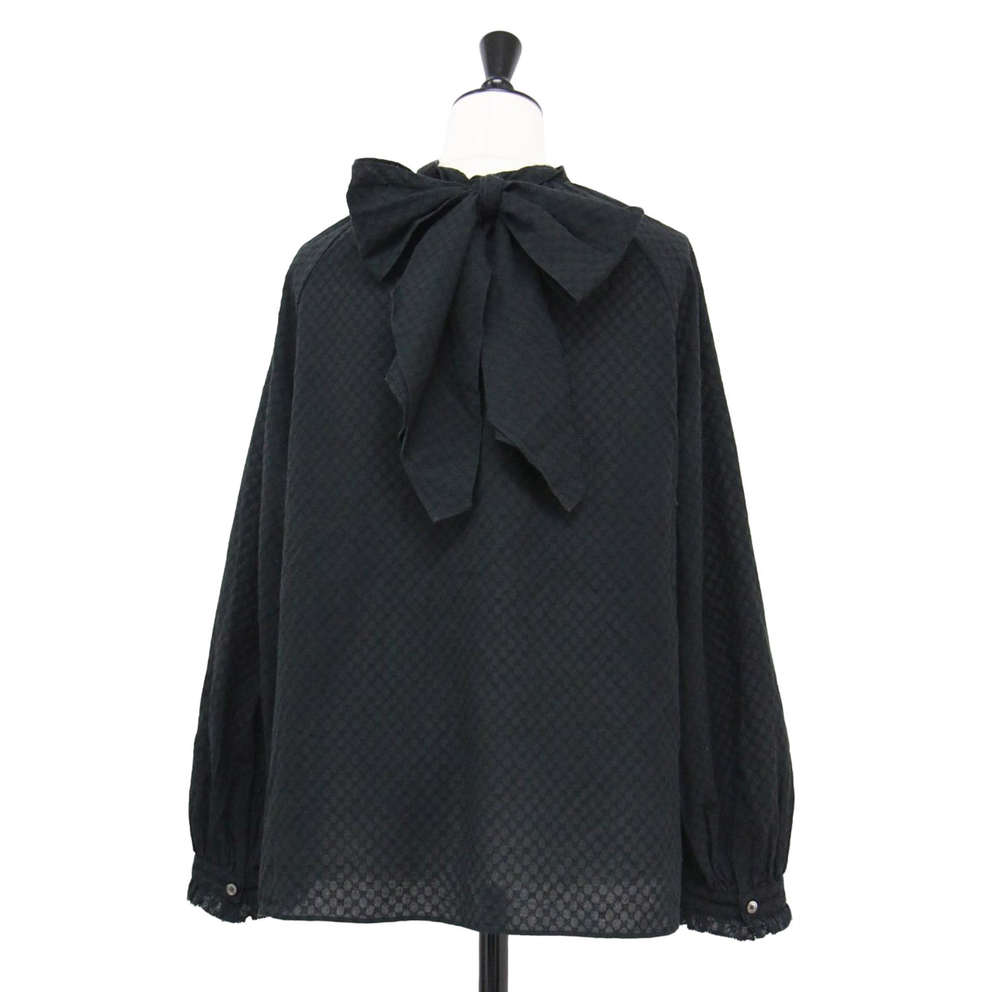 23秋冬 コットンガーゼ エンブロイダリー バックボウタイ ブラウス / プルオーバー スタンドネック ギャザー リボン モノグラム調