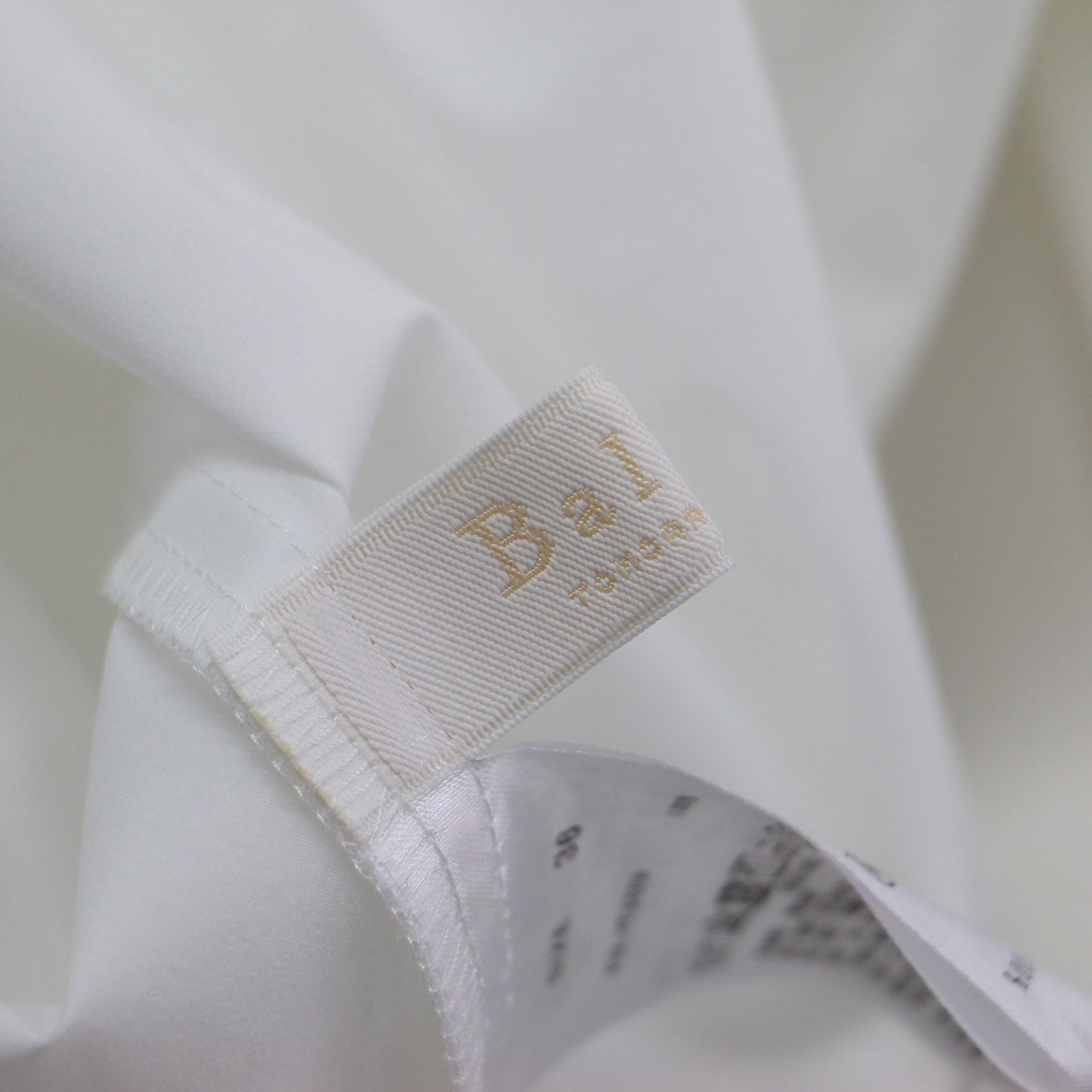 24春夏 ストレッチタフタ ティアードブラウス / プルオーバー シャツ 長袖 クルーネック ペプラム ボリュームスリーブ