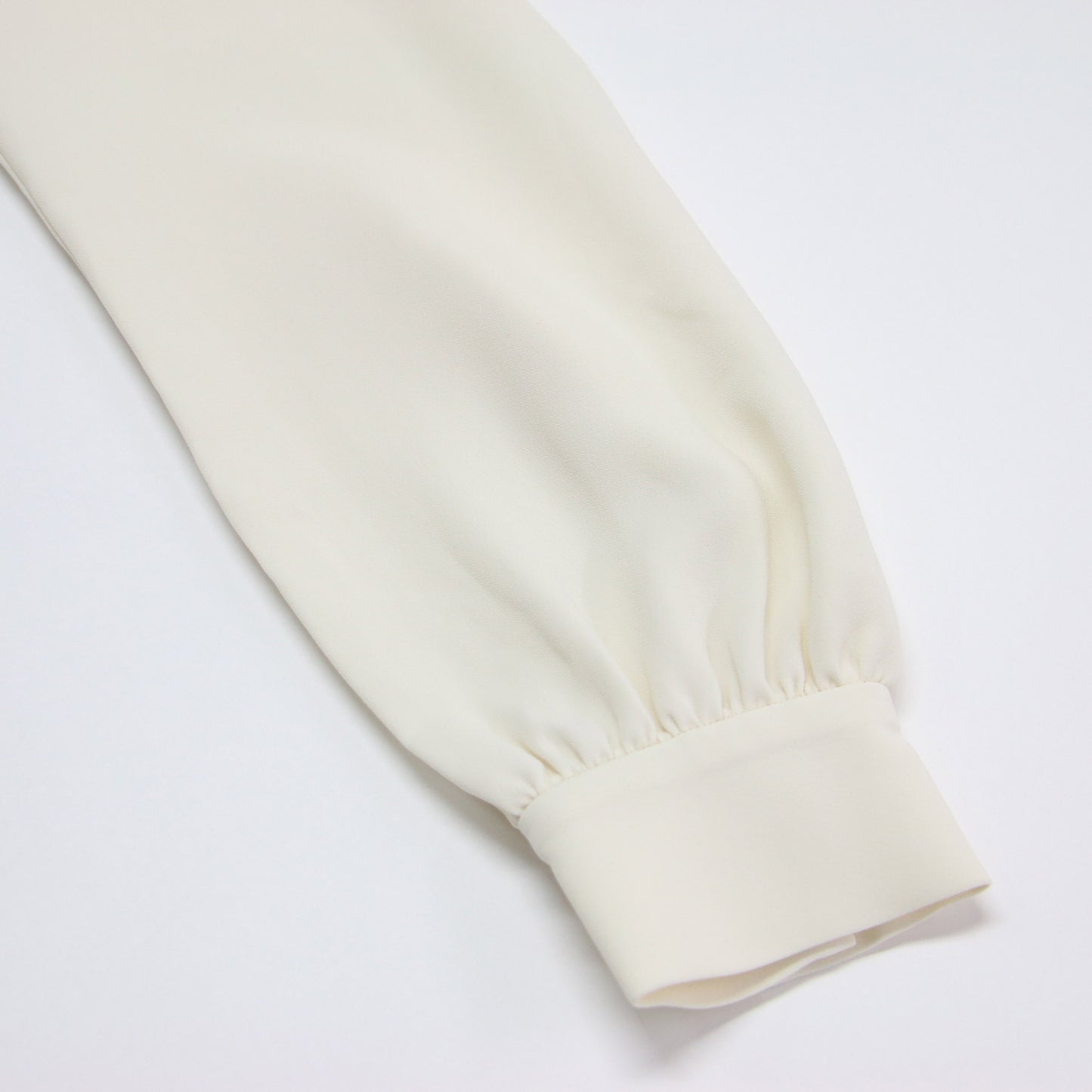 23春夏 スタンドカラー ボリュームスリーブ ブラウス / プルオーバー シャツ 長袖 ラウンドヘム